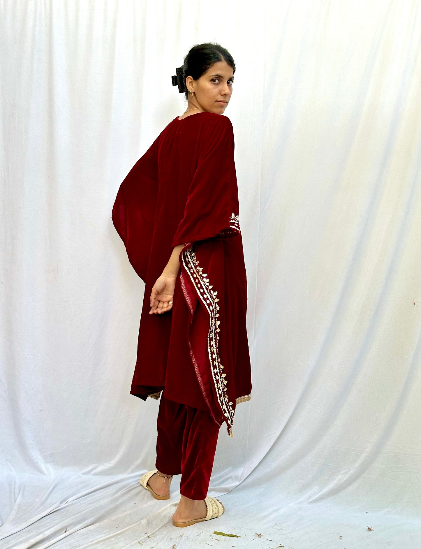 MAROON VELVET KAFTAN SET BESU INDIA