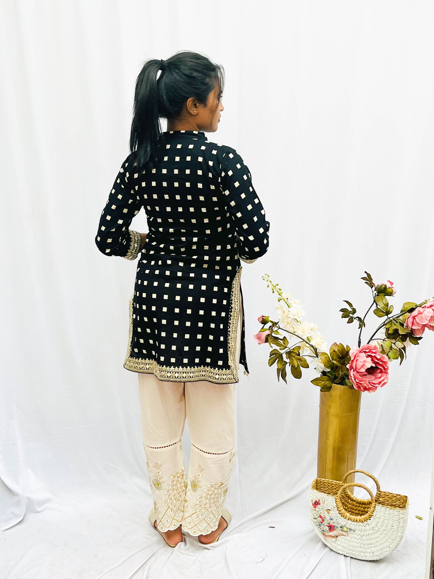 PRINTED AND EMBROIDERED COTTON KURTA WITH EMBROIDERED PANTS BESU INDIA