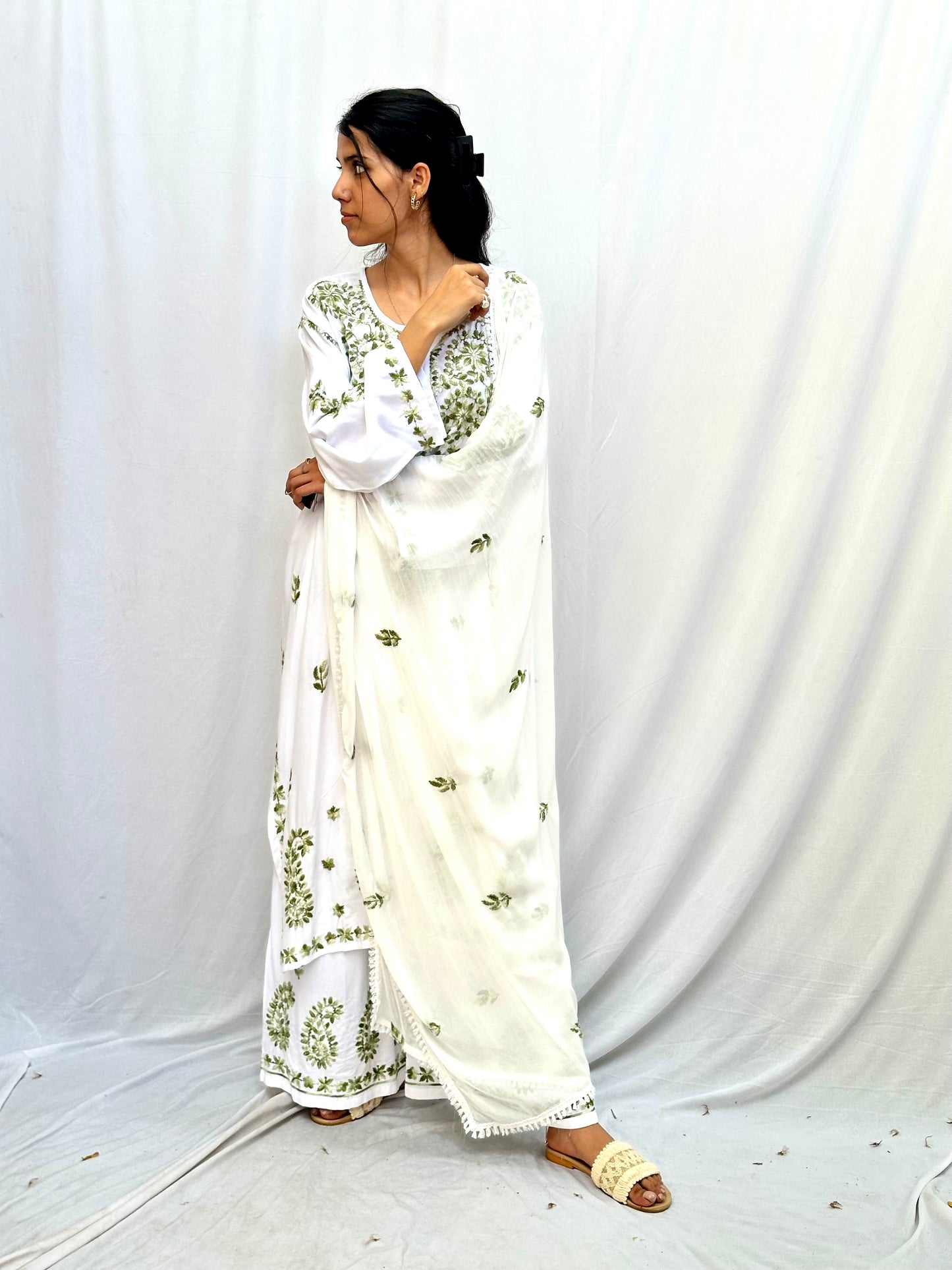 WHITE AND GREEN CHIKANKARI FULL SET BESU INDIA