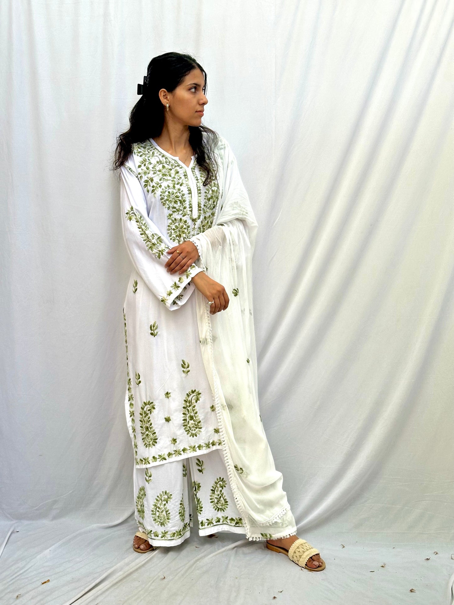 WHITE AND GREEN CHIKANKARI FULL SET BESU INDIA