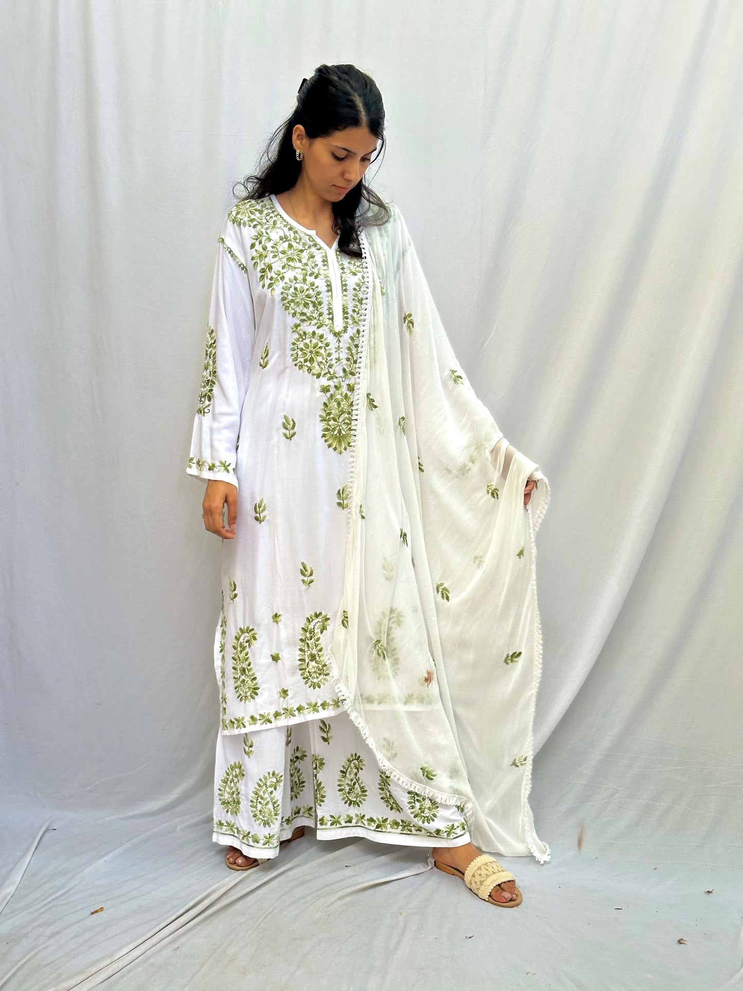 WHITE AND GREEN CHIKANKARI FULL SET BESU INDIA