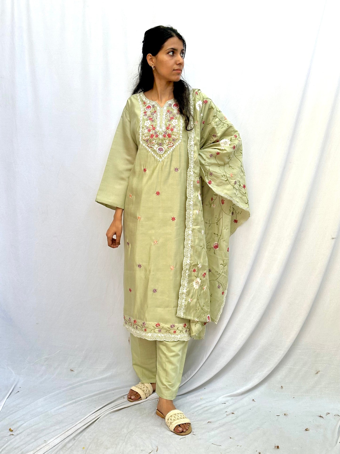 OLIVE GREEN COLOURFUL EMBROIDERED KURTA SET BESU INDIA