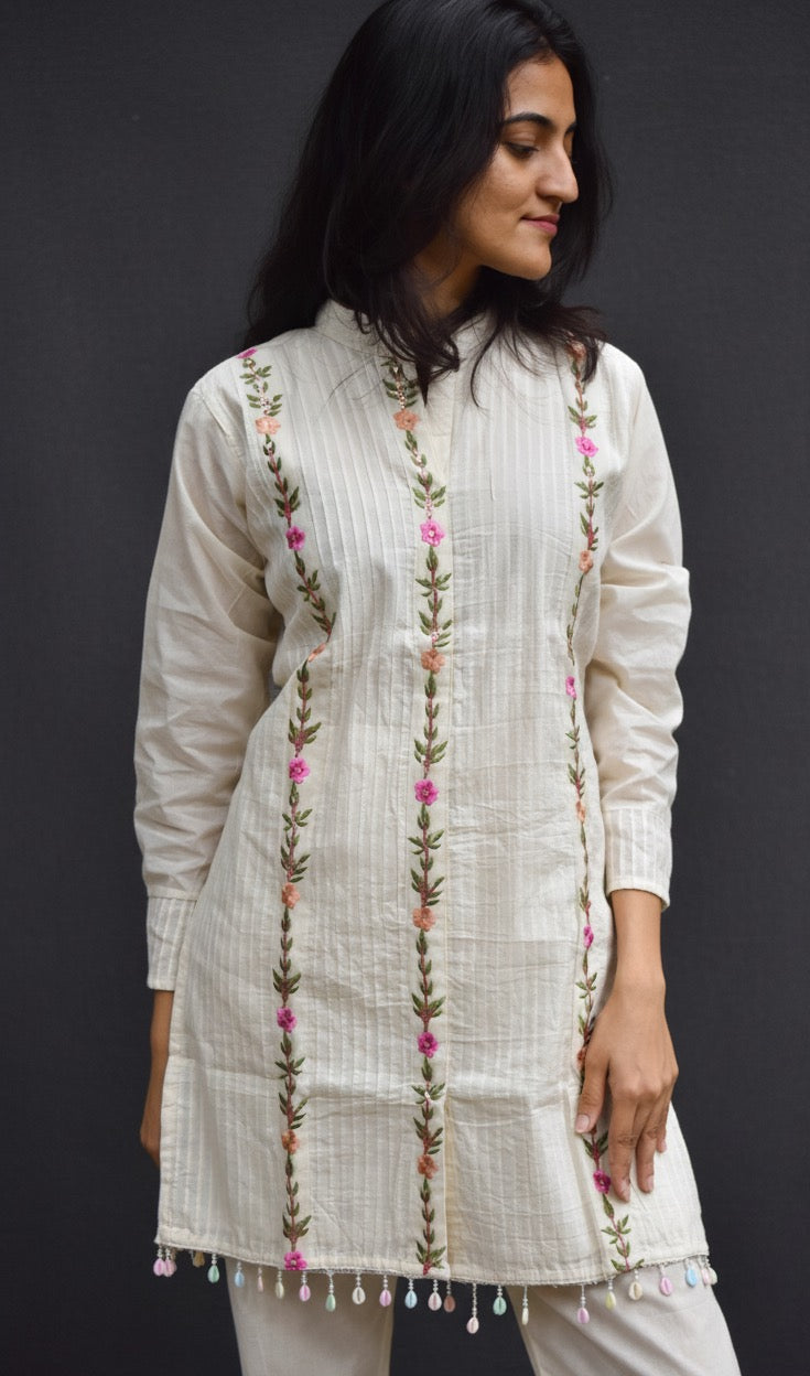 OFF WHITE COTTON KURTA SET WITH THREAD EMBROIDERY BESU INDIA