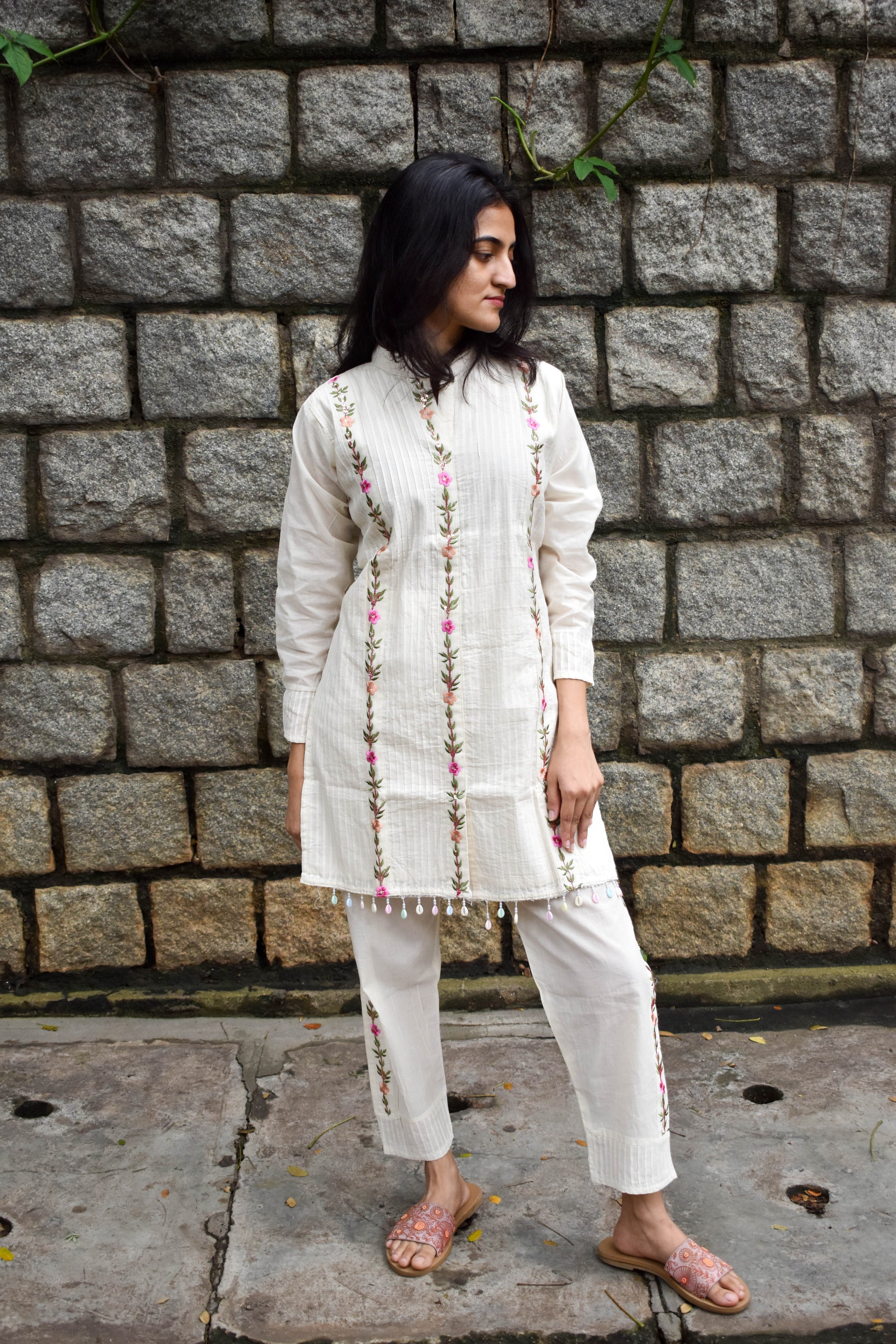 OFF WHITE COTTON KURTA SET WITH THREAD EMBROIDERY BESU INDIA