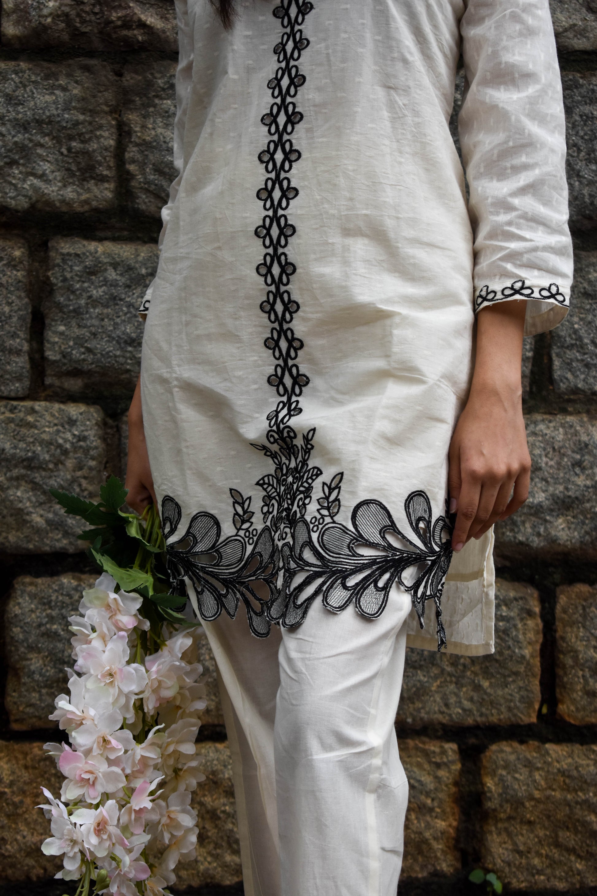 OFF WHITE COTTON KURTA SET WITH BLACK THREAD WORK AND CUT WORK BESU INDIA