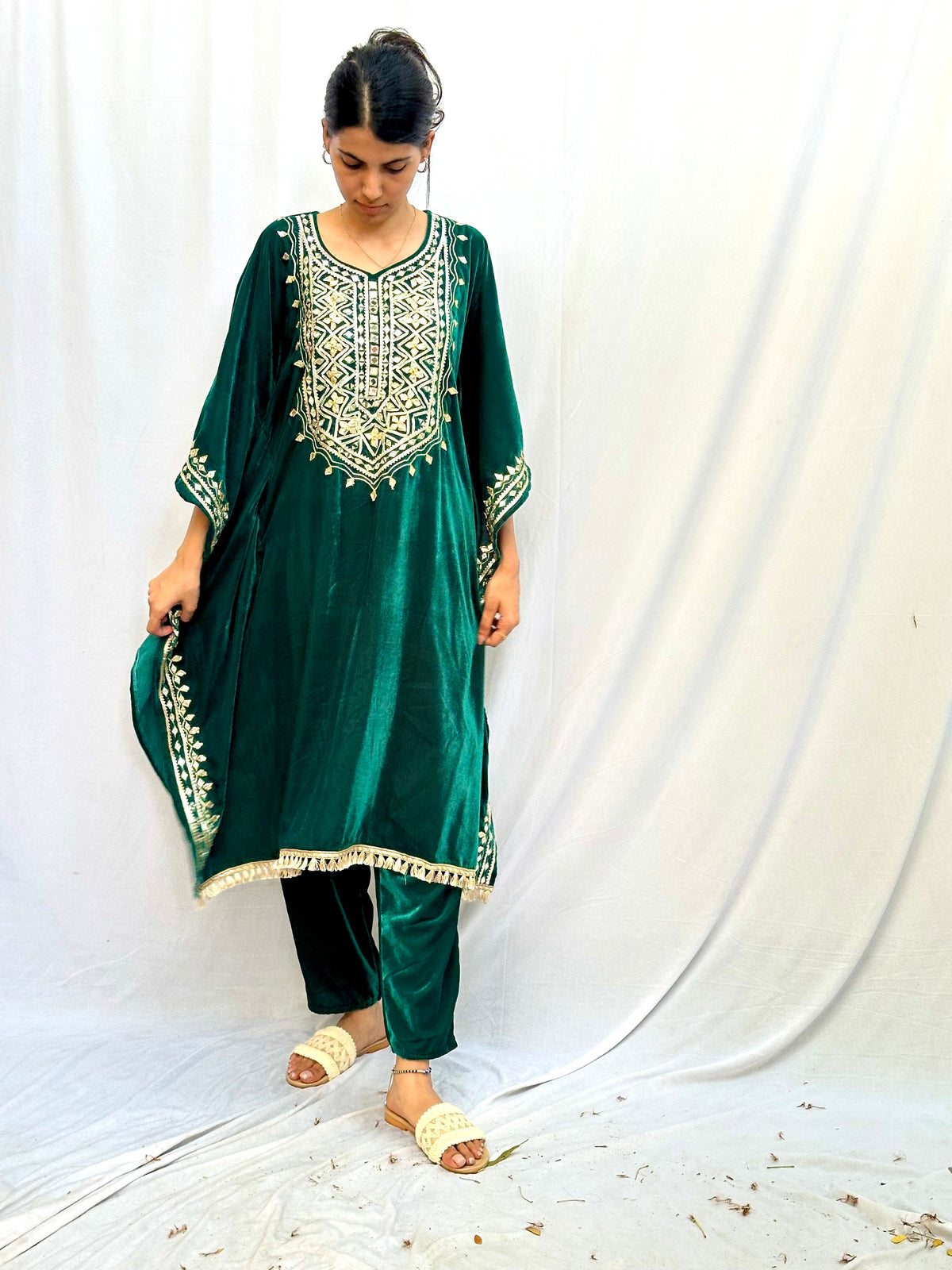 GREEN VELVET KAFTAN SET BESU INDIA