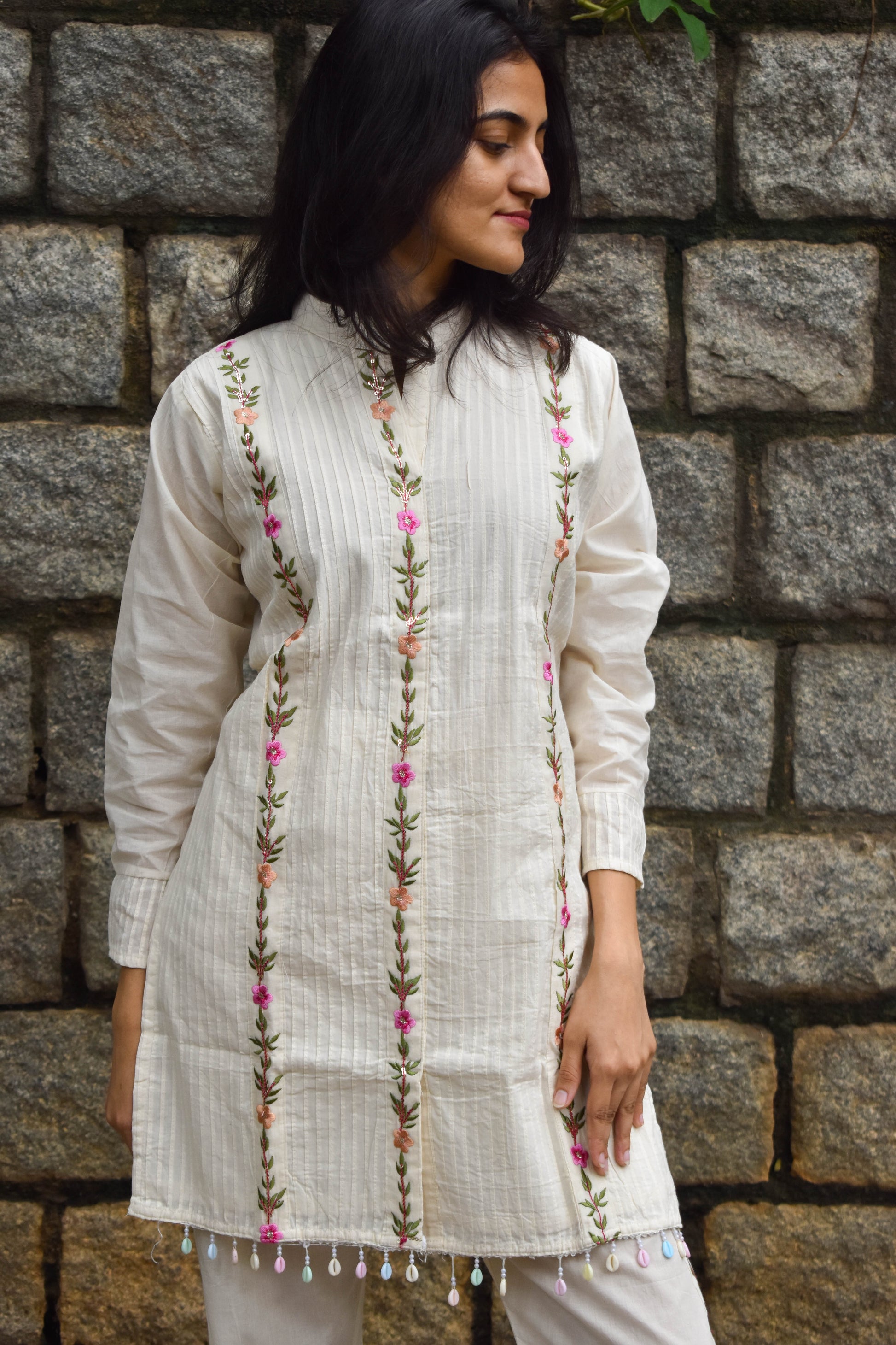 OFF WHITE COTTON KURTA SET WITH THREAD EMBROIDERY BESU INDIA
