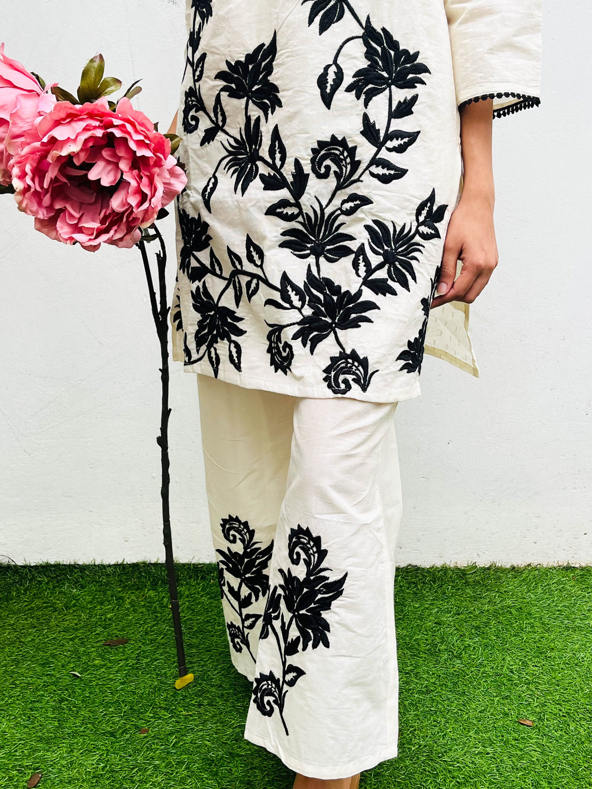 THREAD EMBROIDERED BLACK AND WHITE COTTON KURTA SET BESU INDIA