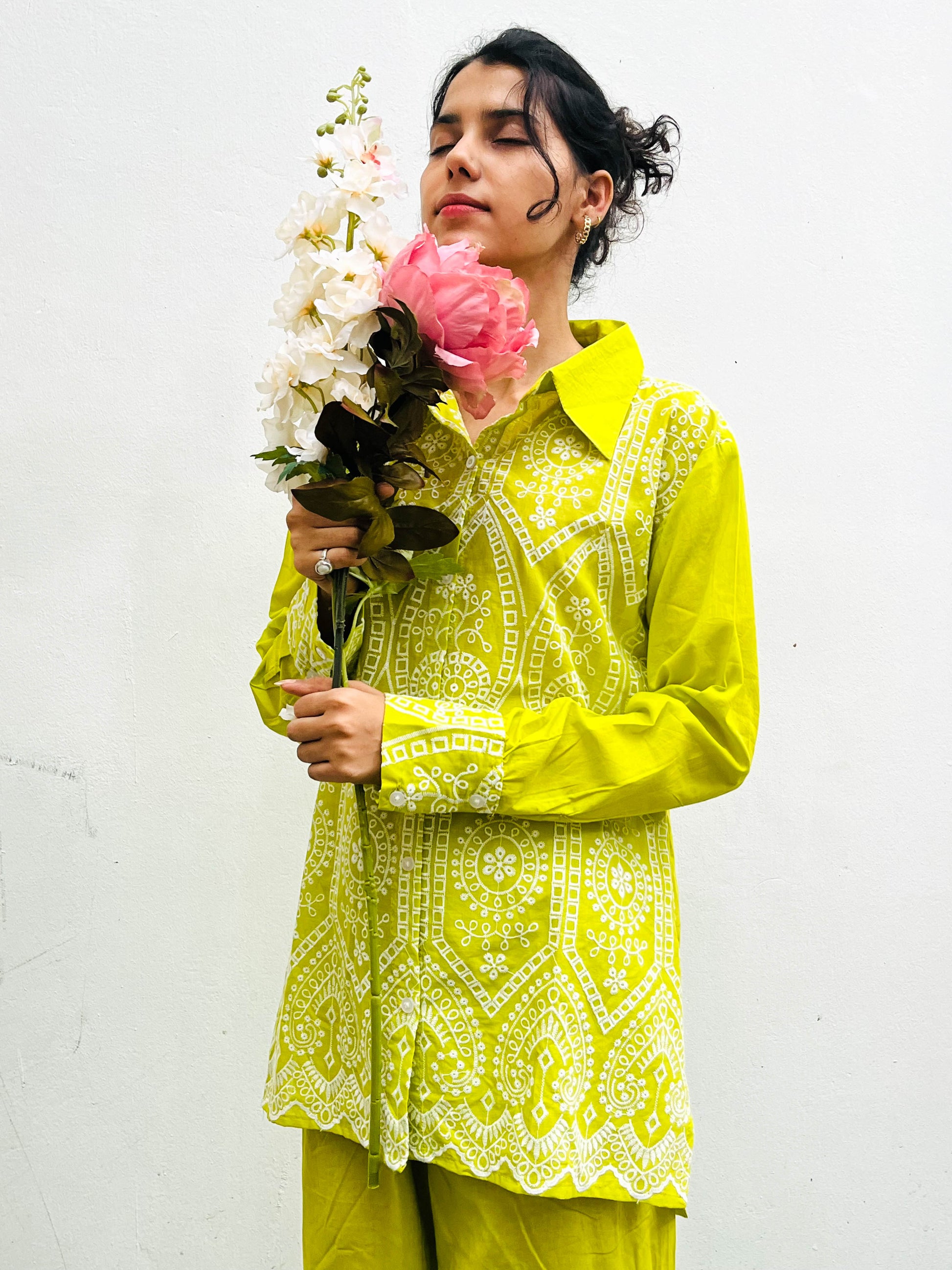 POP BRIGHT GREEN THREAD EMBROIDERED COTTON CO-ORD SET BESU INDIA