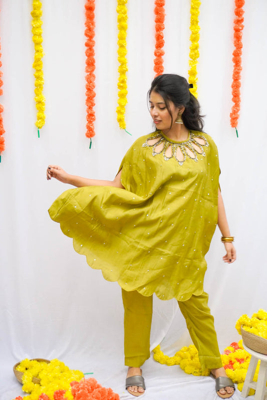 LIME GREEN EMBROIDERED CAPE SET BESU INDIA