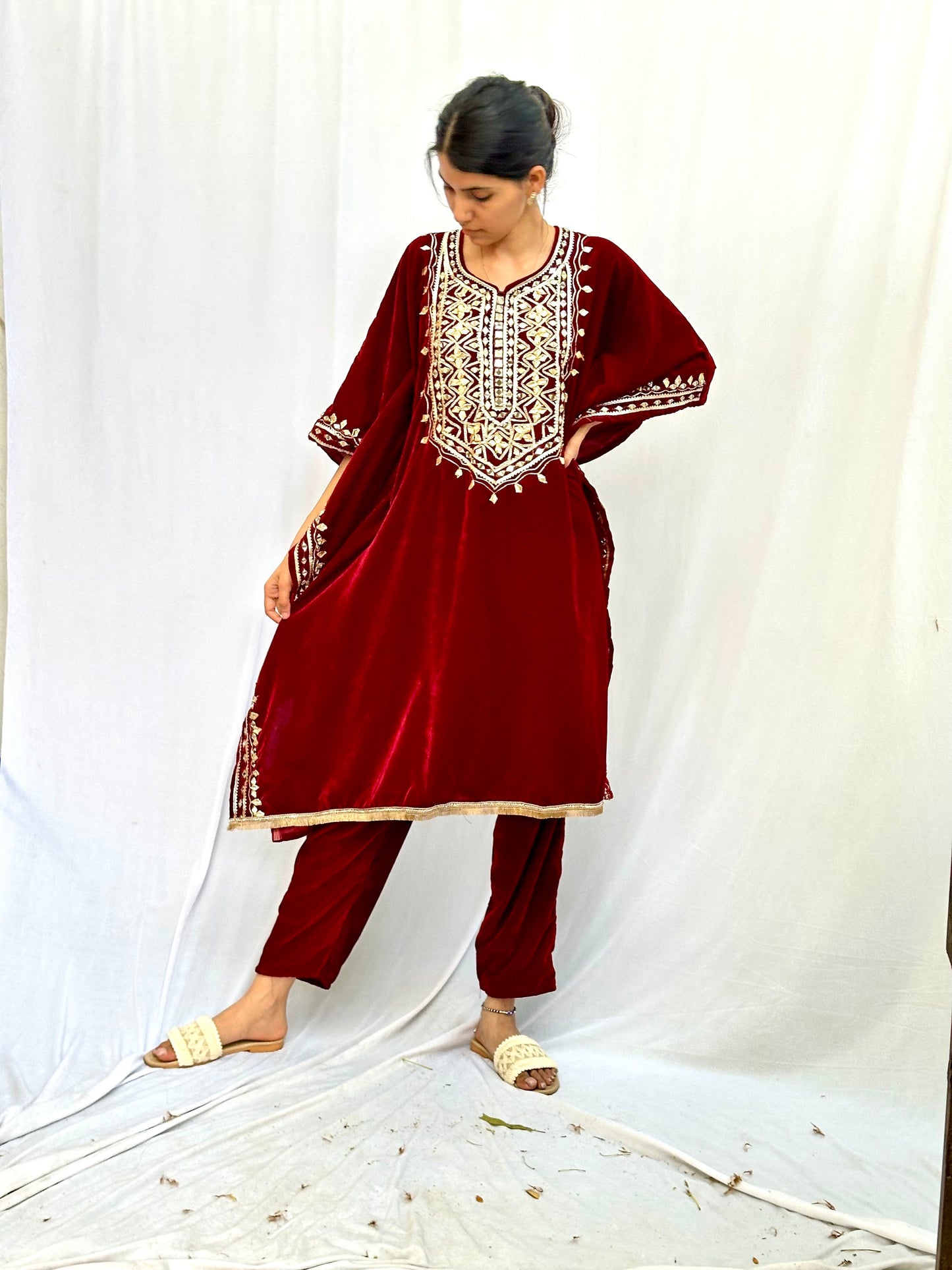MAROON VELVET KAFTAN SET BESU INDIA