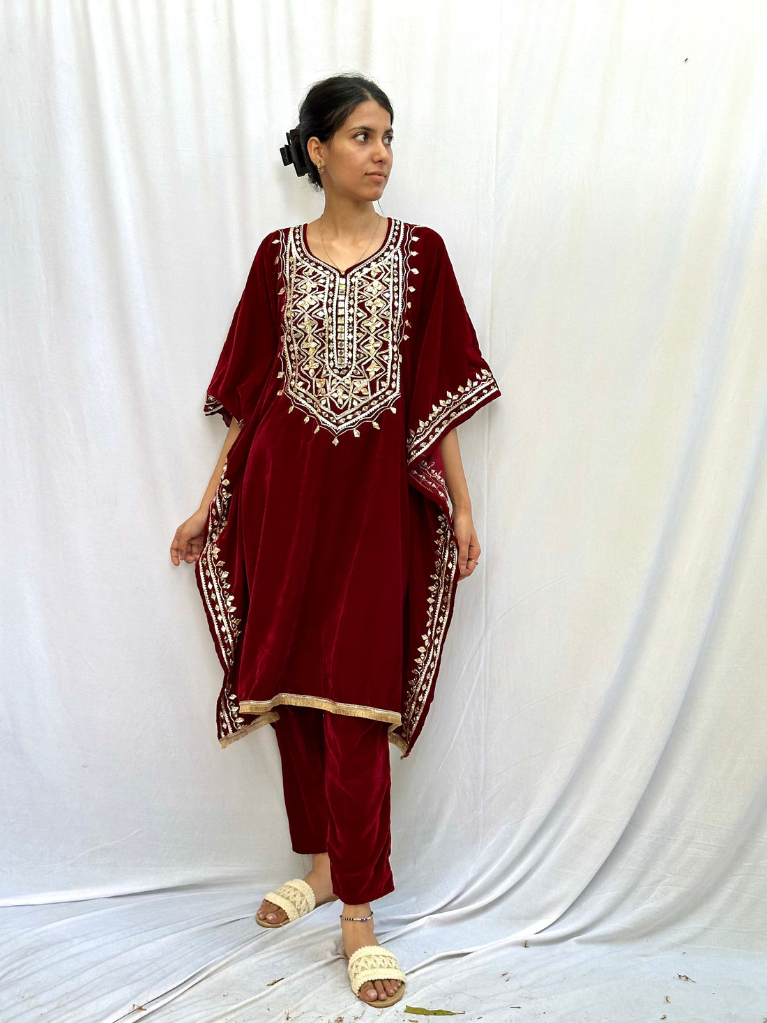 MAROON VELVET KAFTAN SET BESU INDIA