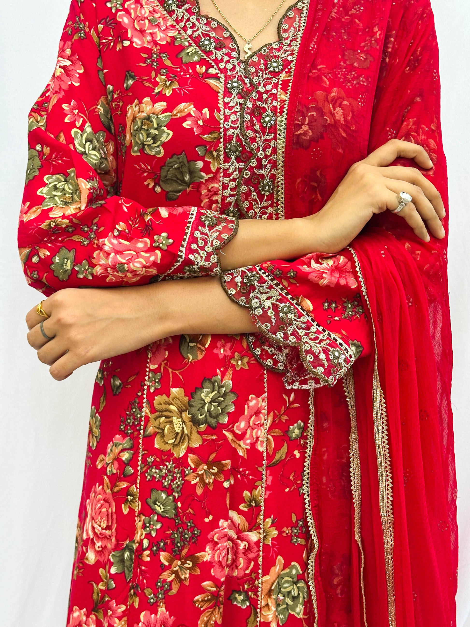 RED FLORAL EMBROIDERED KURTA SET BESU INDIA