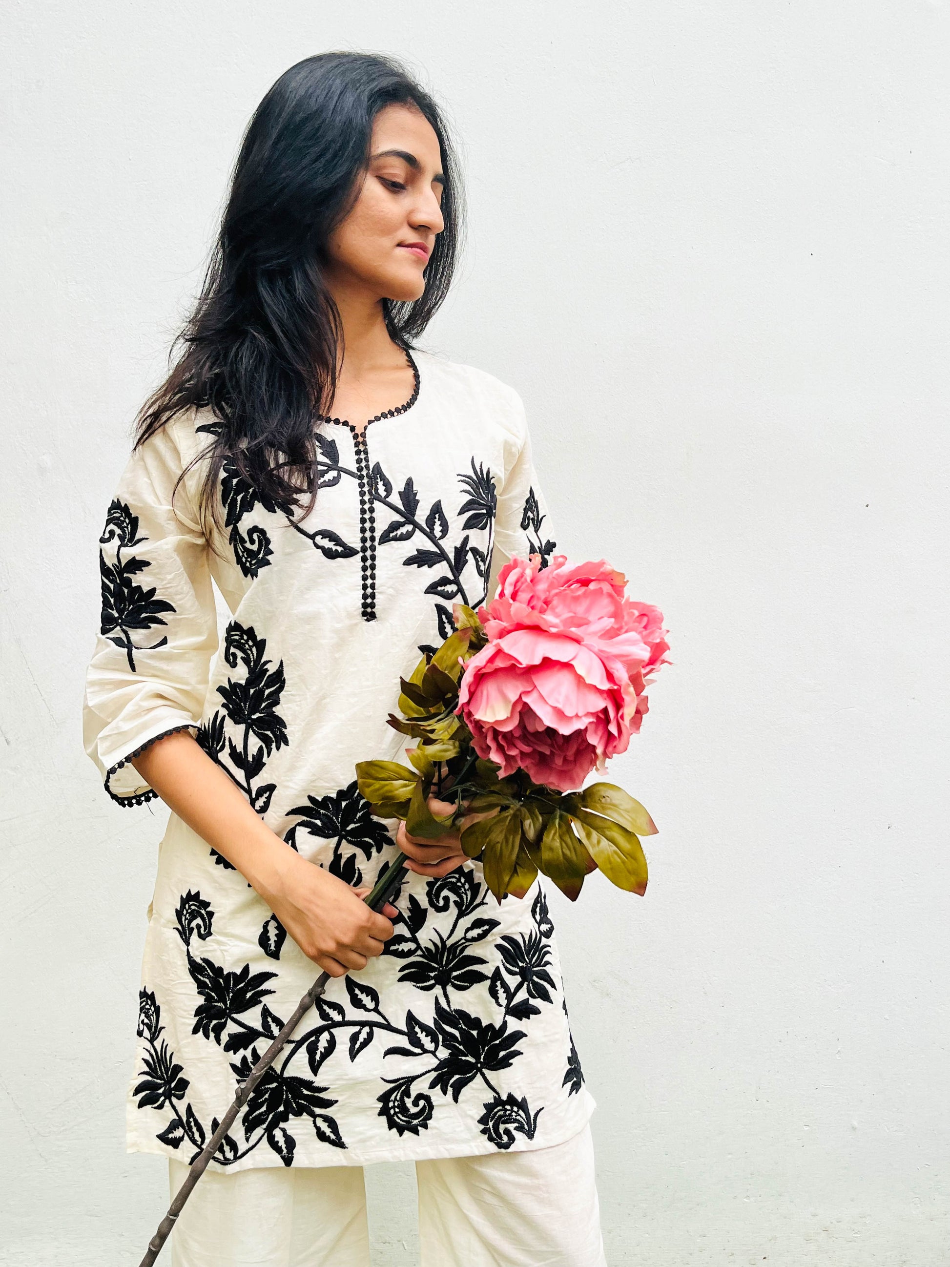THREAD EMBROIDERED BLACK AND WHITE COTTON KURTA SET BESU INDIA