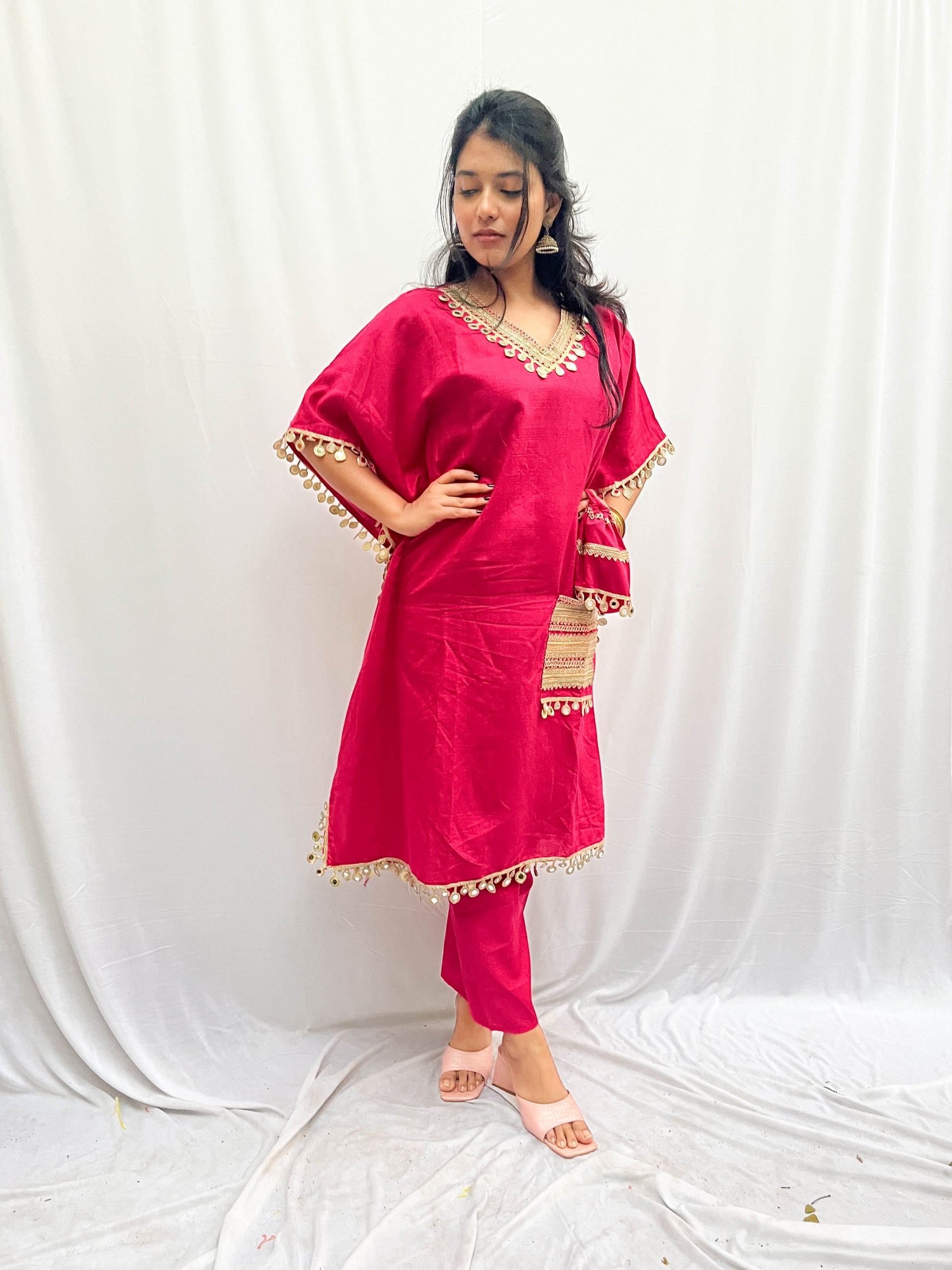 PINK MIRROR WORK KHAFTAN WITH STRAIGHT PANTS AND BAG BESU INDIA