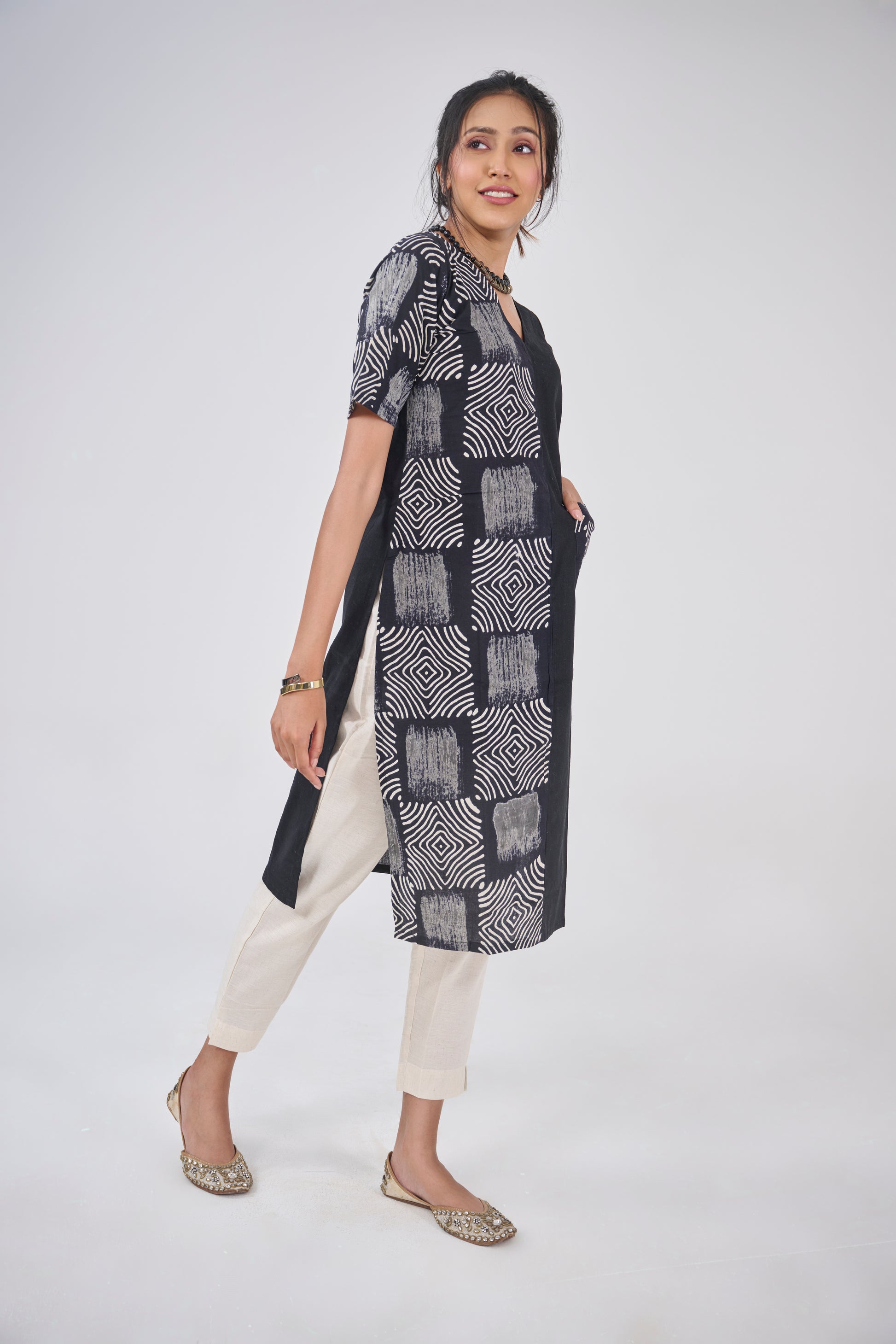 HALF CHECK BOXES AND HALF PLAIN WITH POCKET KUTA TOP BESU INDIA