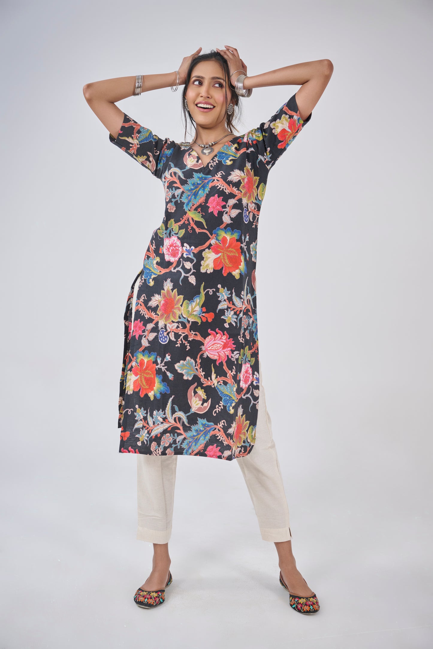 BLACK FLORAL 'V' NECK KURTA TOP BESU INDIA