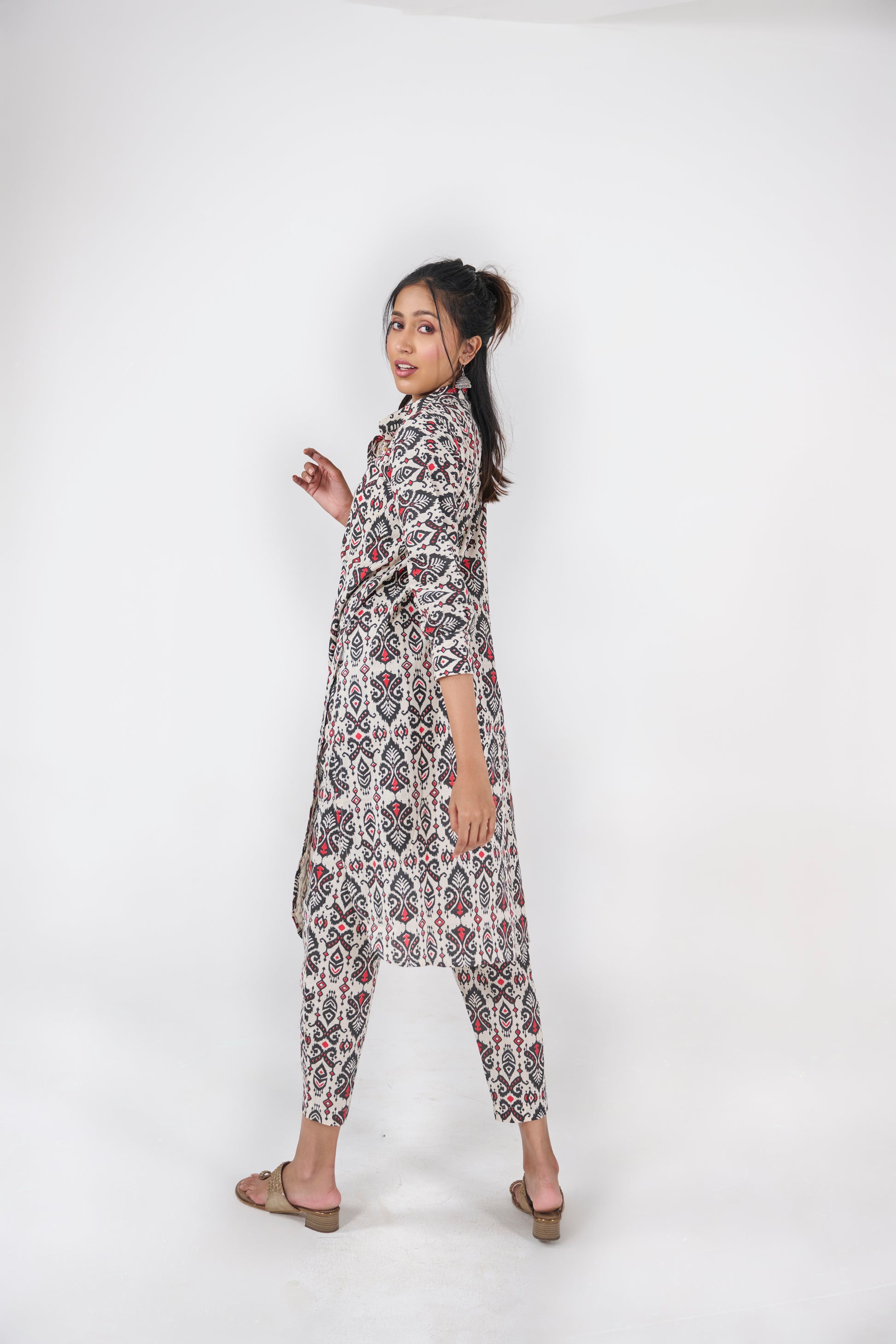 BLACK AND RED BALINESE PRINT COTTON KURTA TOP BESU INDIA