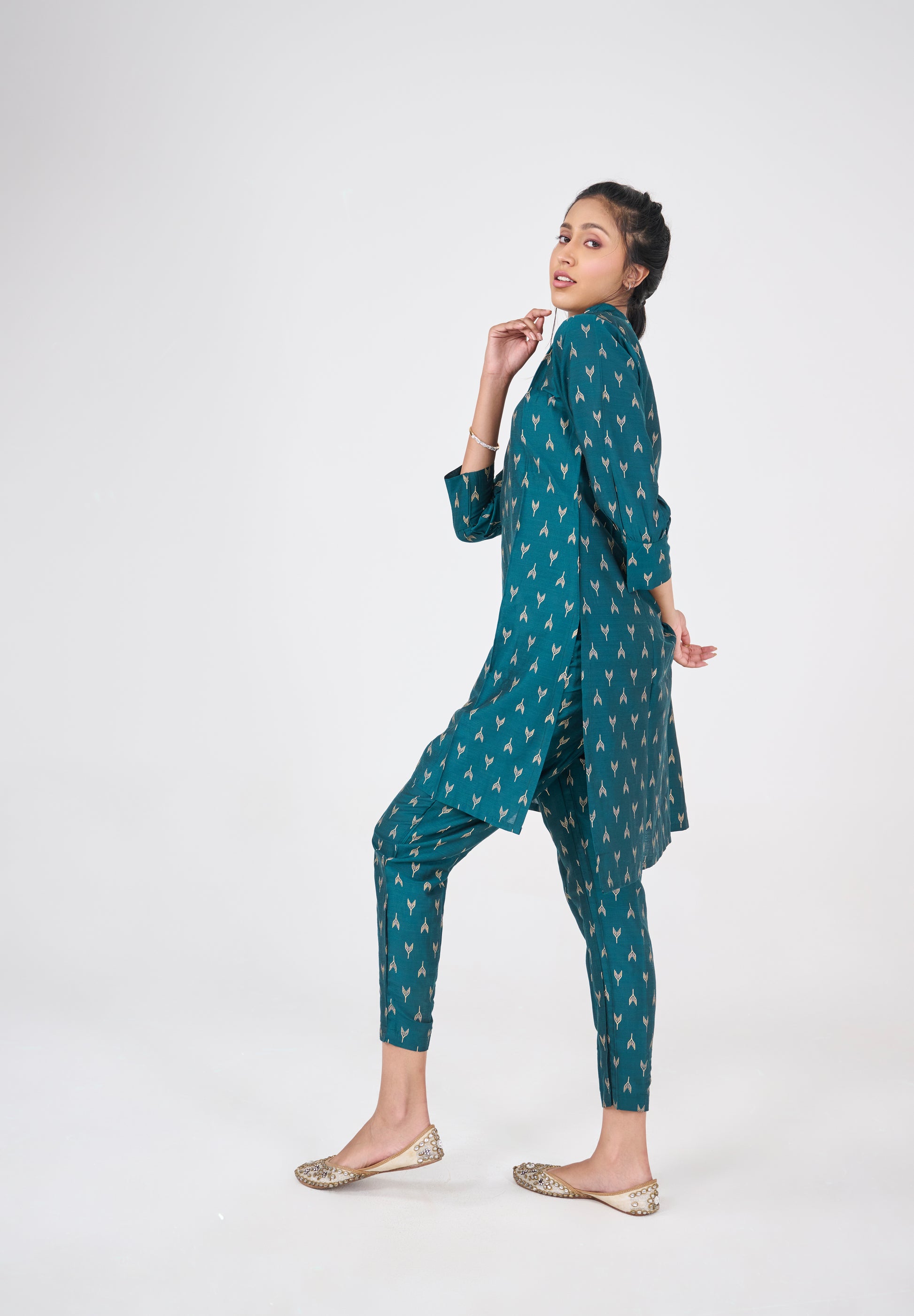 PEACOCK BLUE PRINTED CO-ORD SET BESU INDIA