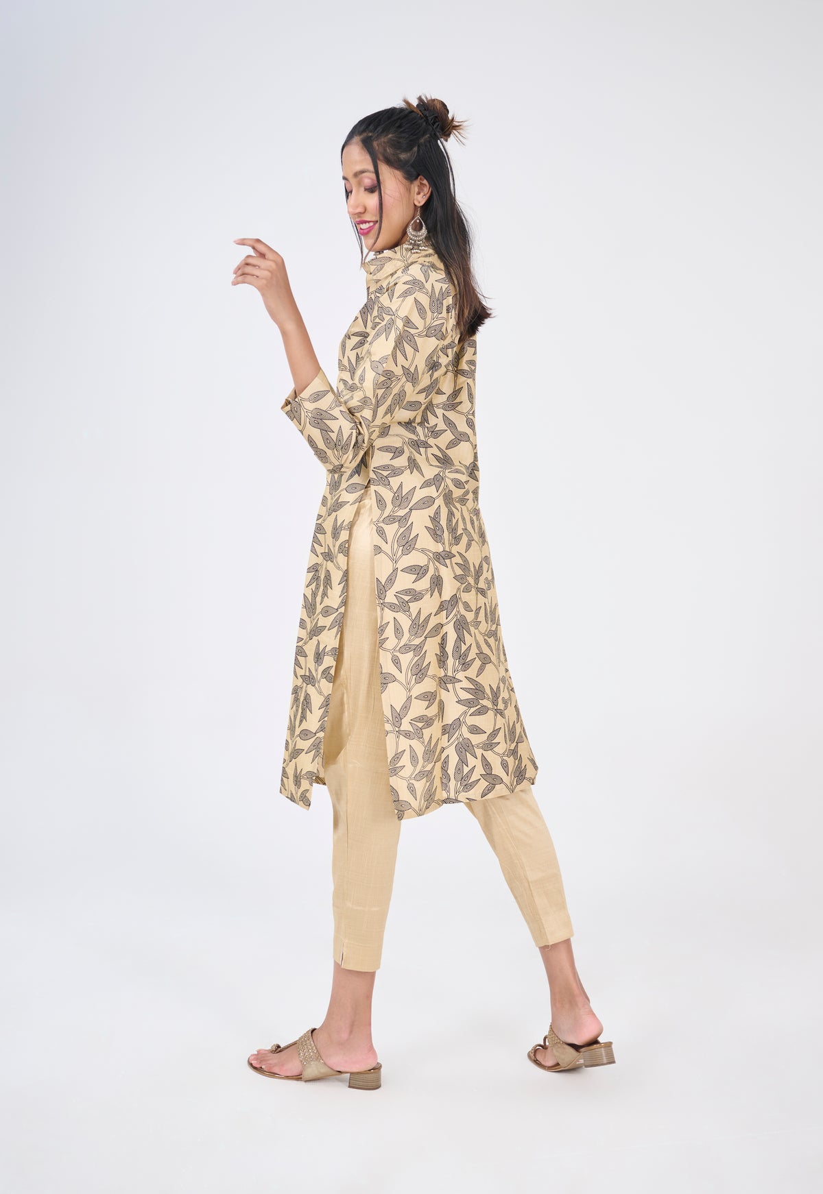 GOLD FLORAL PRINTED KURTA TOP BESU INDIA
