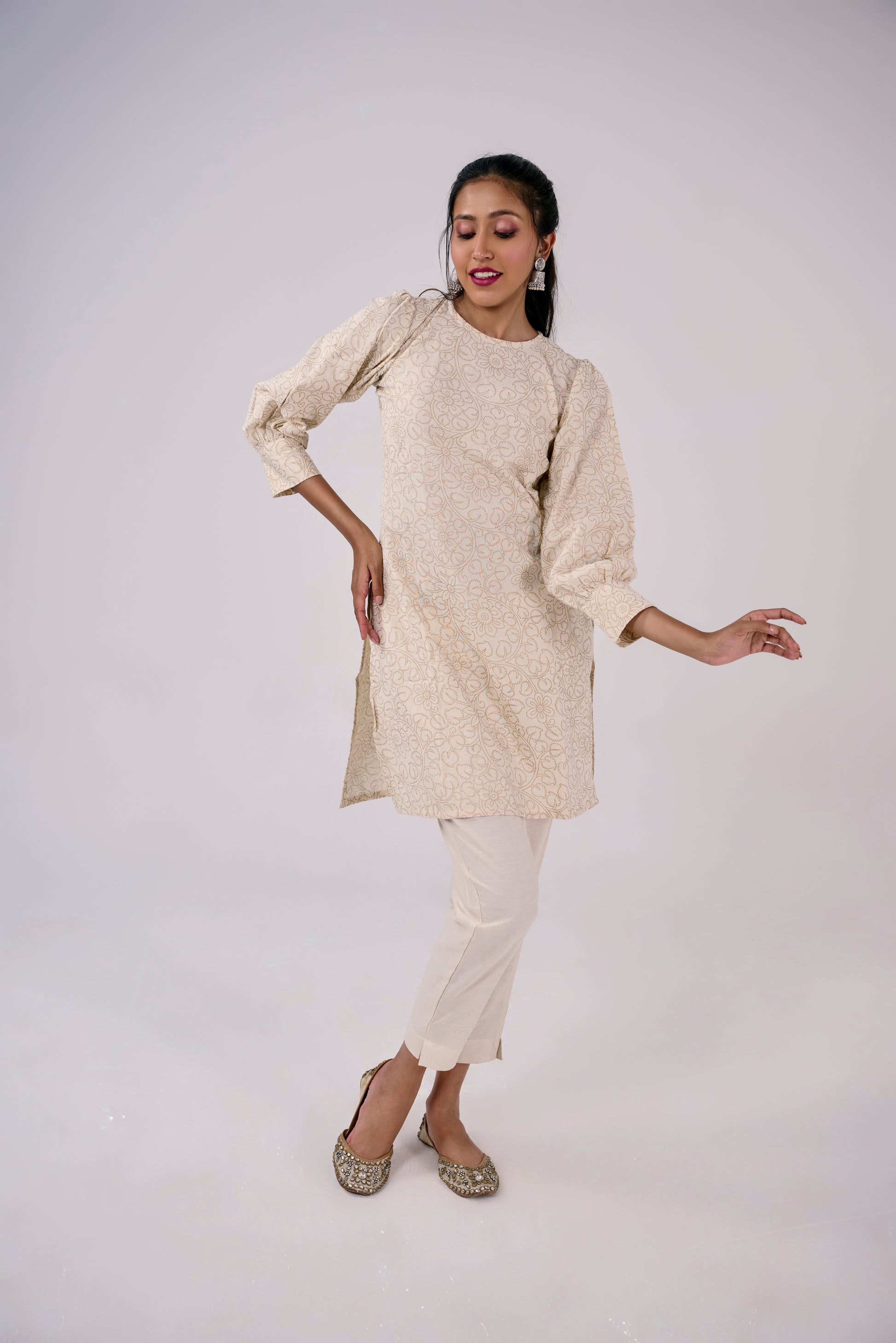 ORGANIC COTTON FLORAL PRINTED BISHOP SLEEVE KURTA TOP BESU INDIA