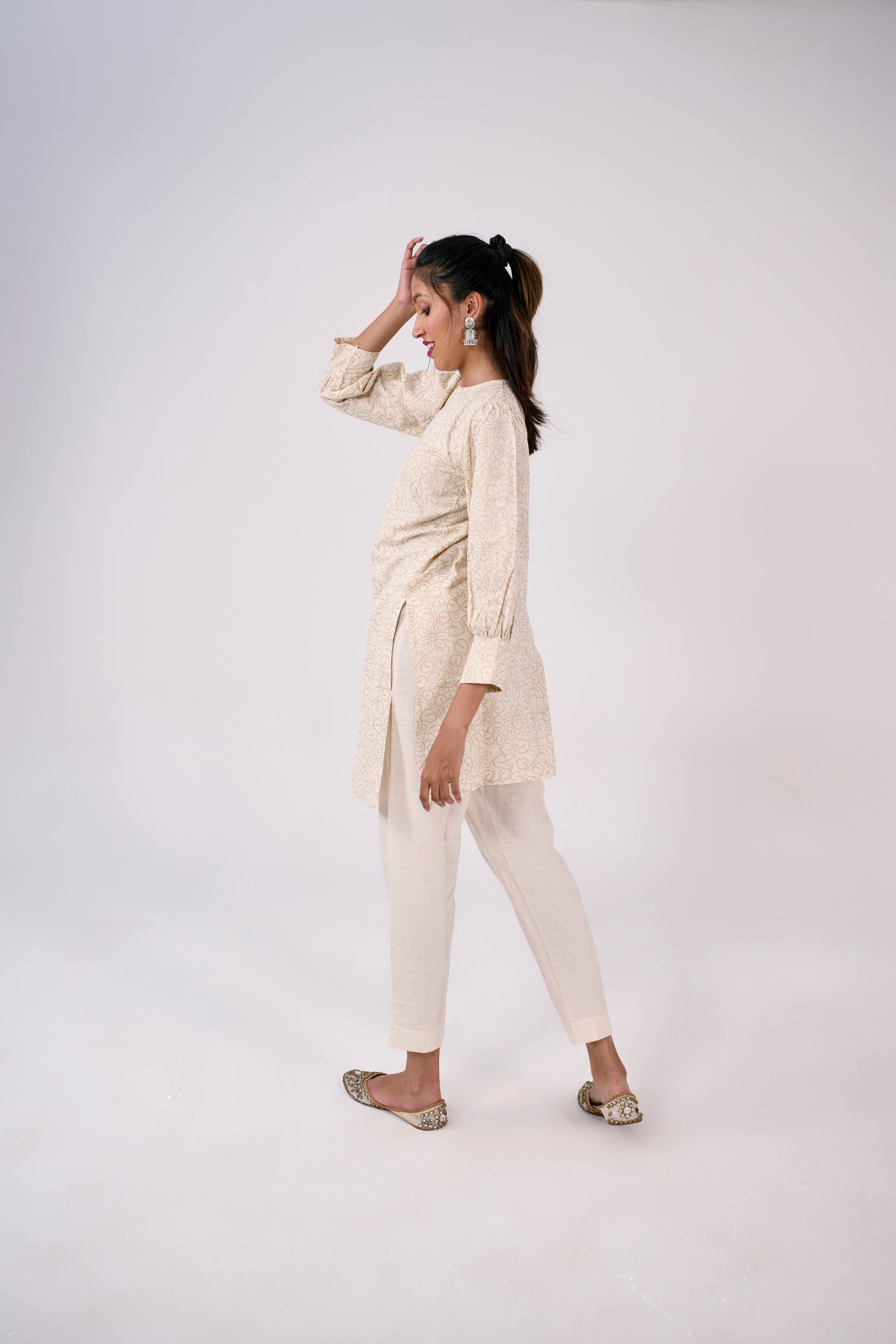ORGANIC COTTON FLORAL PRINTED BISHOP SLEEVE KURTA TOP BESU INDIA