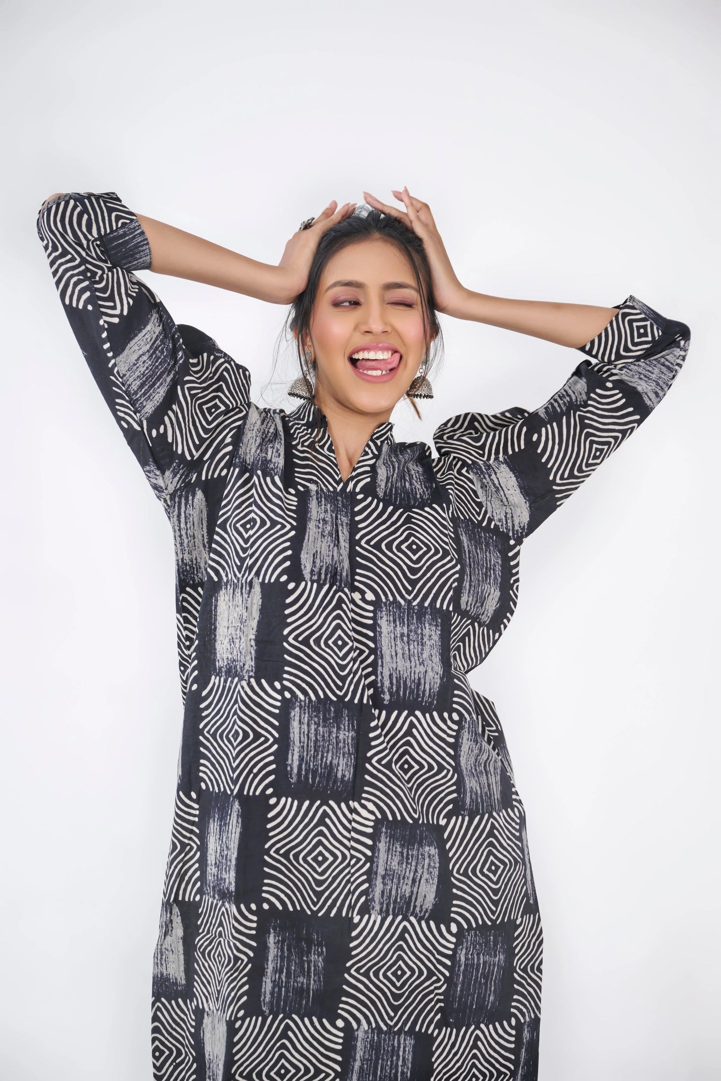BLACK BLOCK CHECKS TOP BESU INDIA