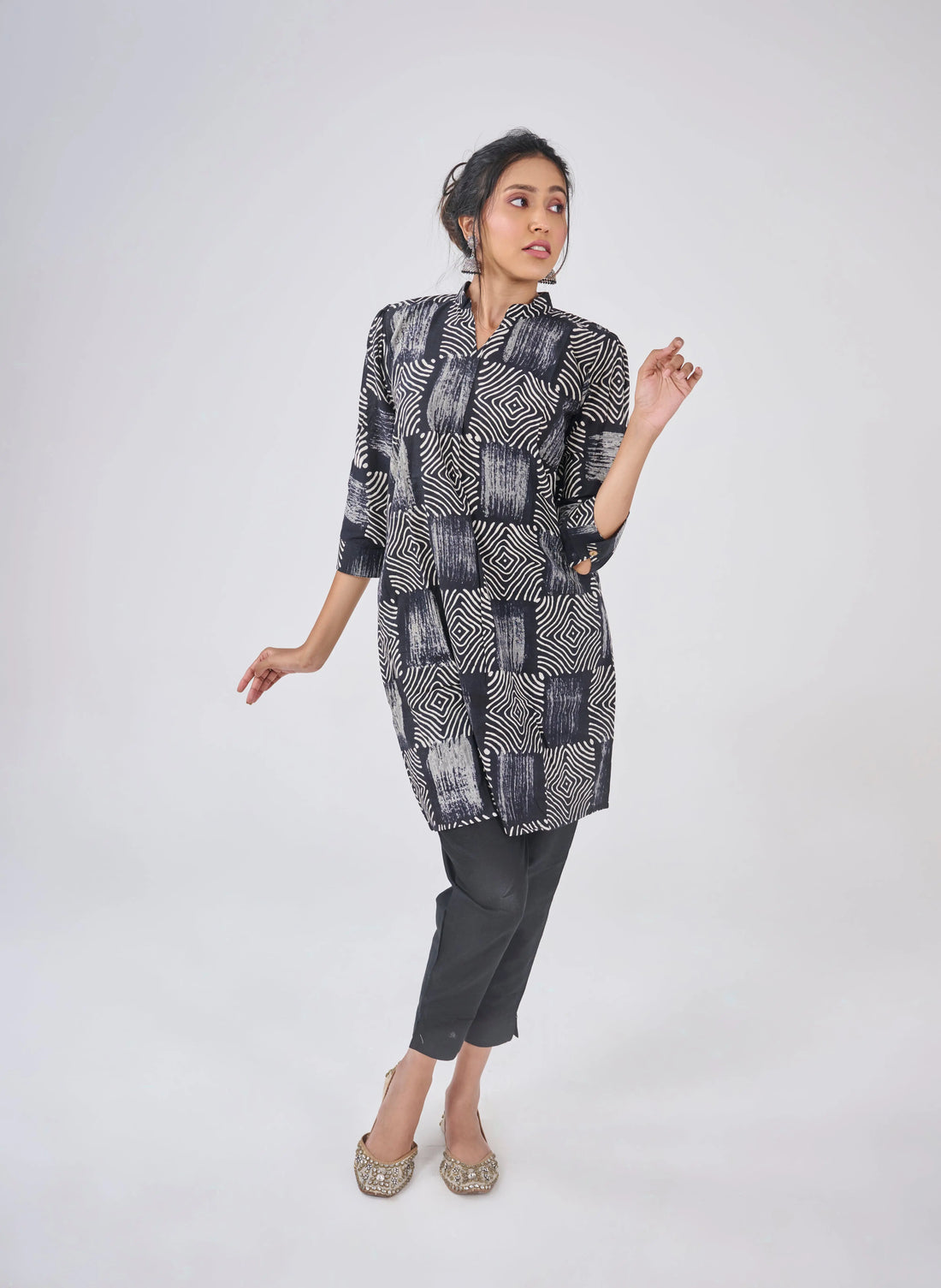 BLACK BLOCK CHECKS TOP BESU INDIA