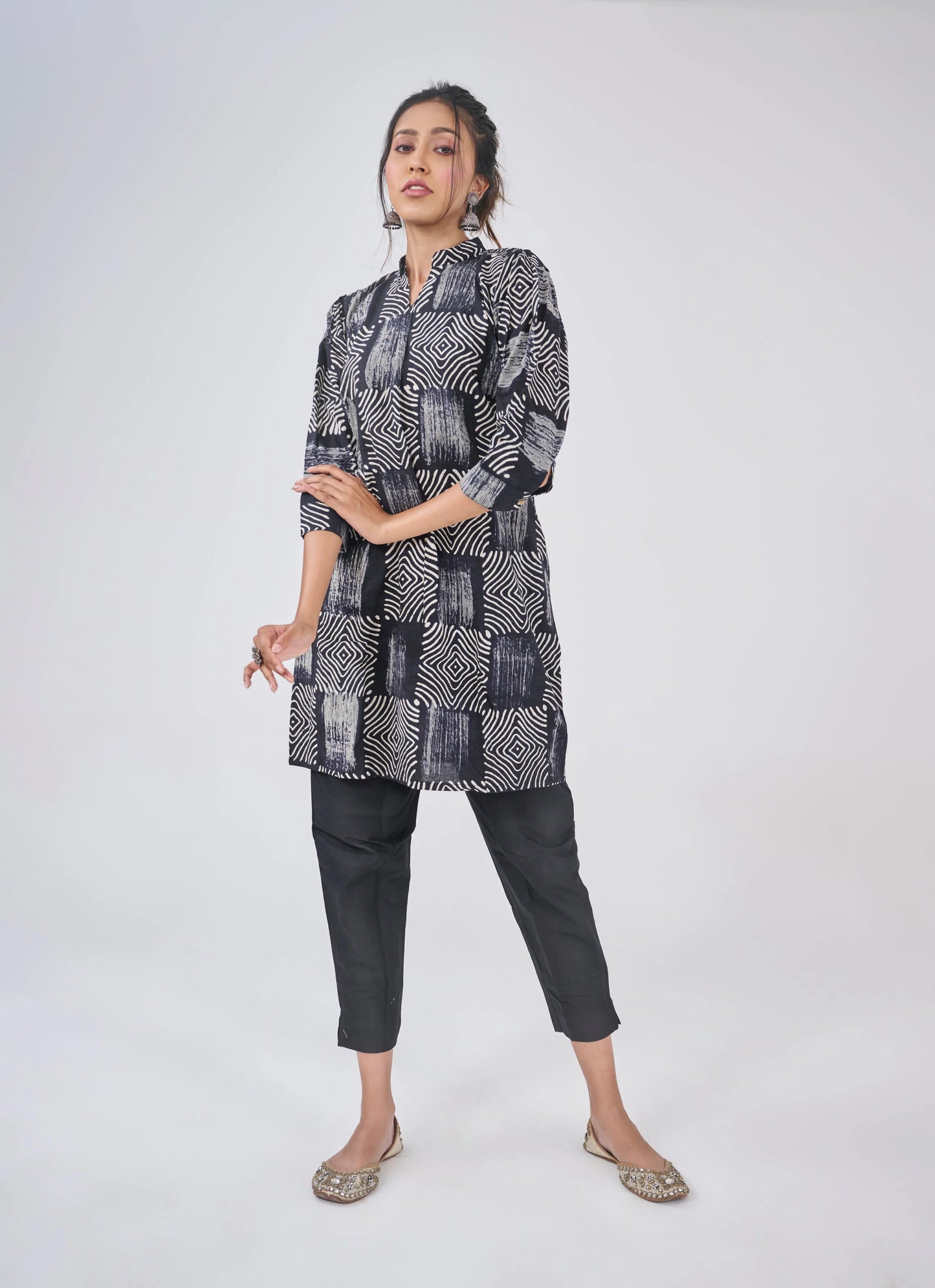 BLACK BLOCK CHECKS TOP BESU INDIA