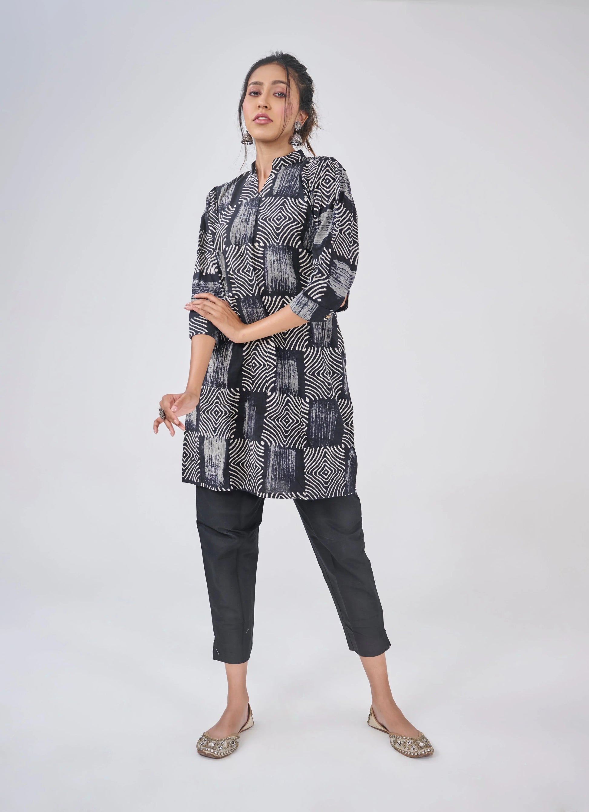 BLACK BLOCK CHECKS TOP BESU INDIA