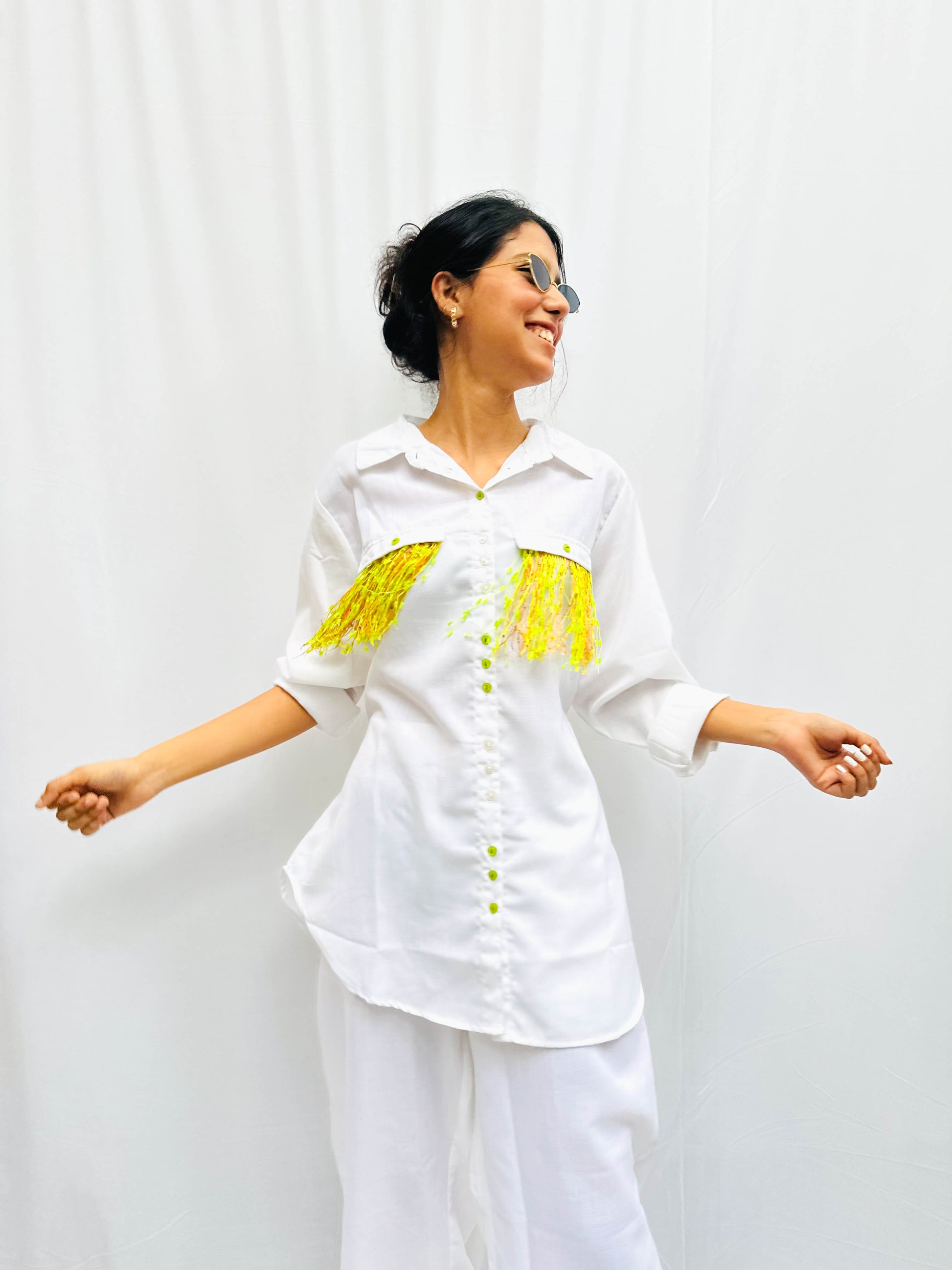 WHITE LINEN CO-ORDS WITH NEON DAZZLING POCKET BESU INDIA