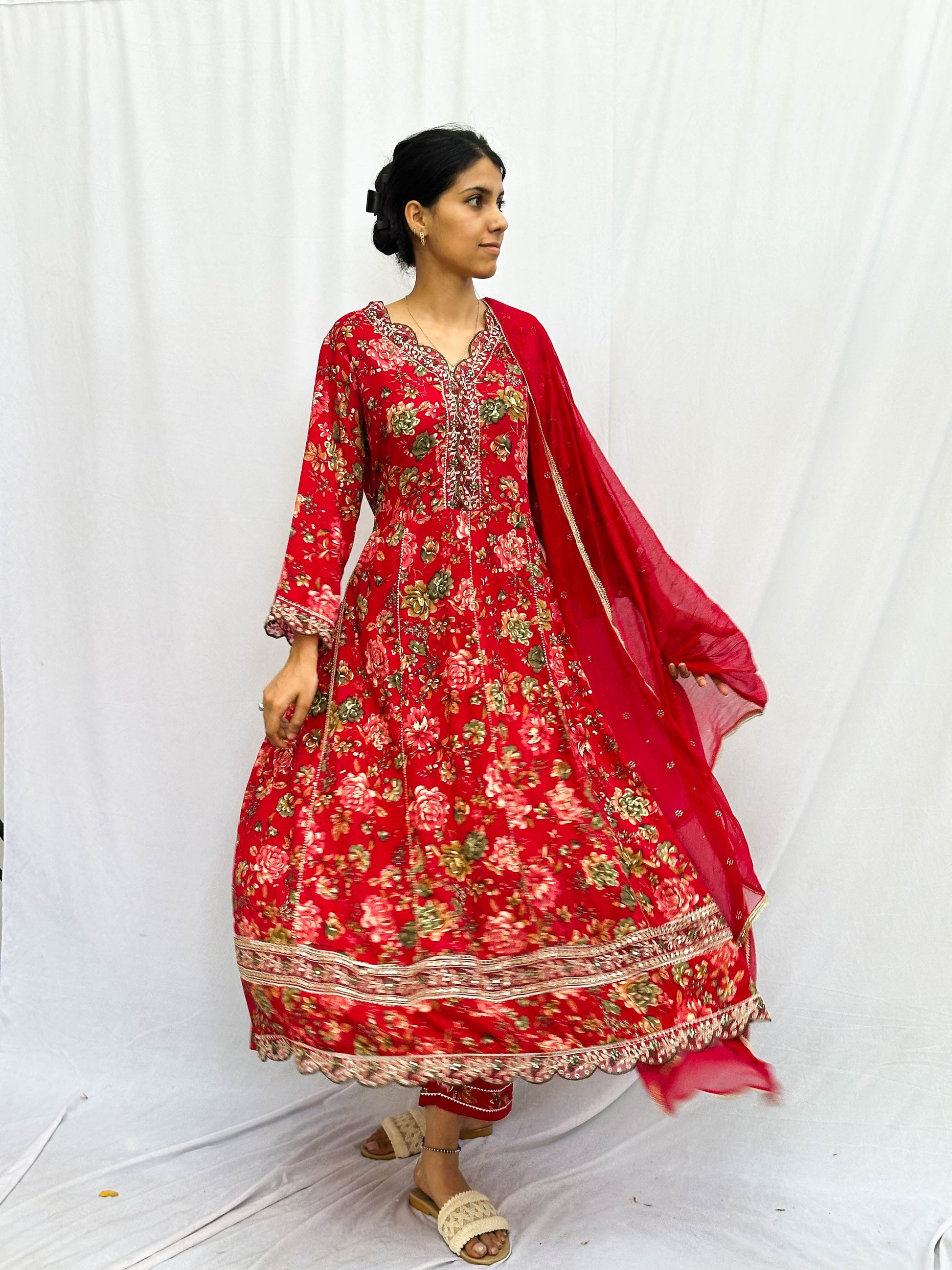 RED FLORAL EMBROIDERED KURTA SET BESU INDIA