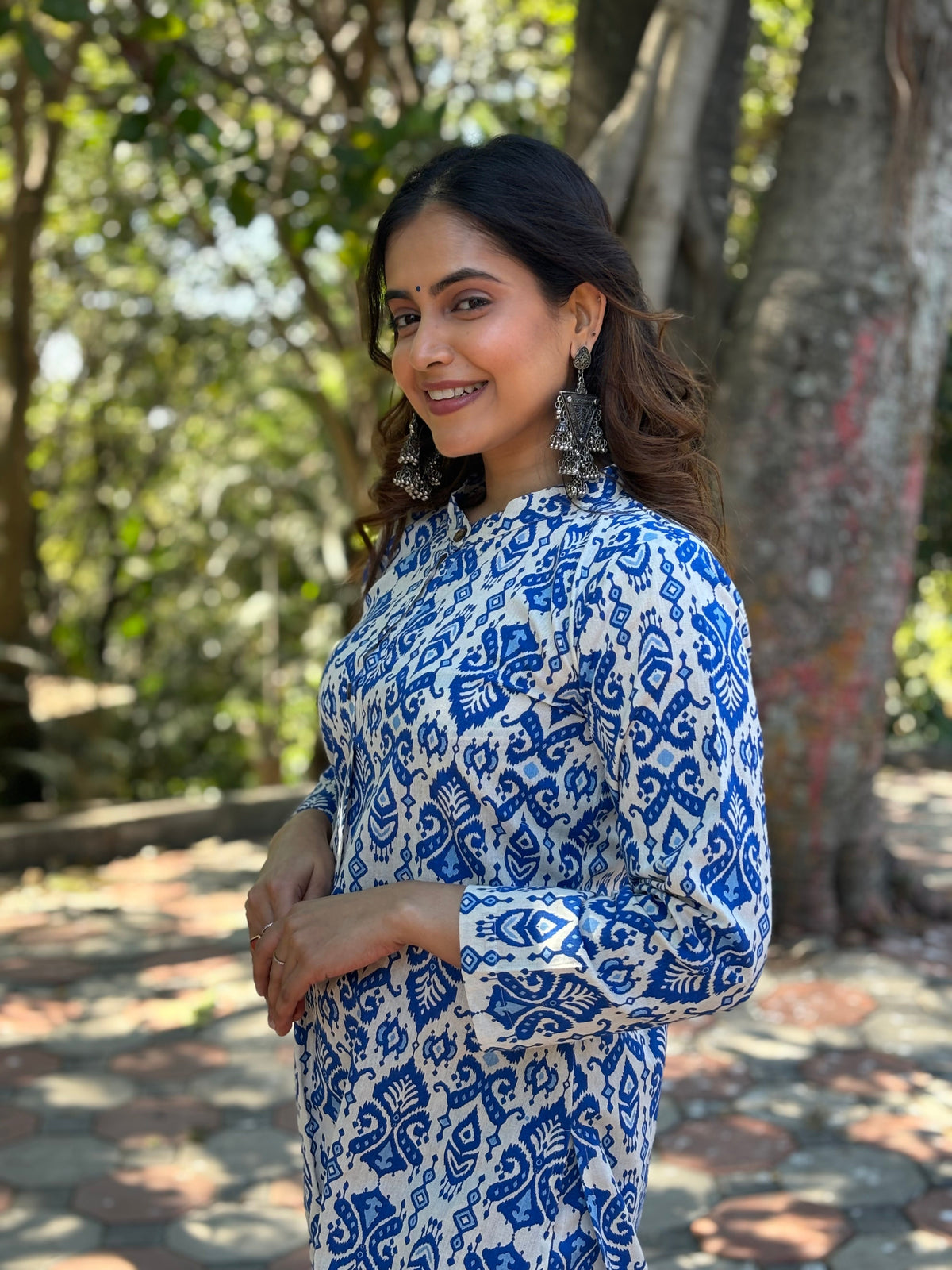 SHRUTI PRAKASH IN OUR BALINESE PRINT COTTON SET BESU INDIA