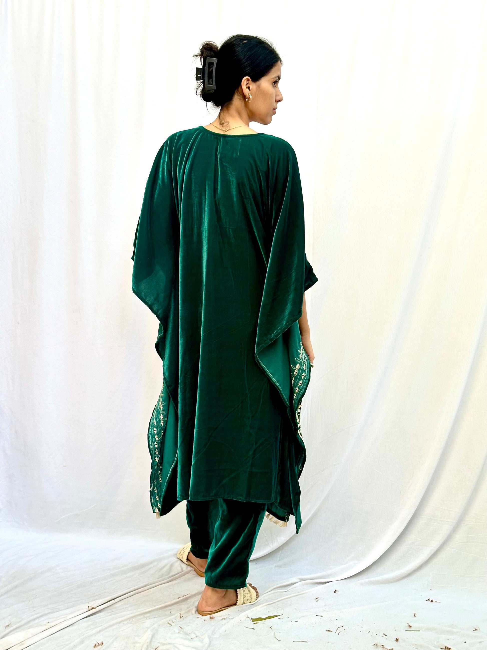 GREEN VELVET KAFTAN SET BESU INDIA