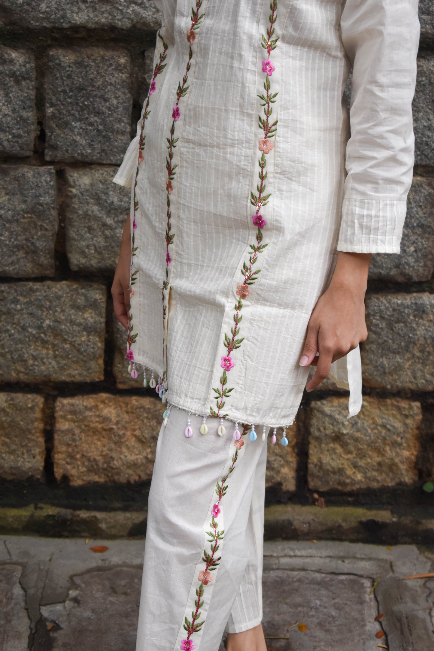 OFF WHITE COTTON KURTA SET WITH THREAD EMBROIDERY BESU INDIA