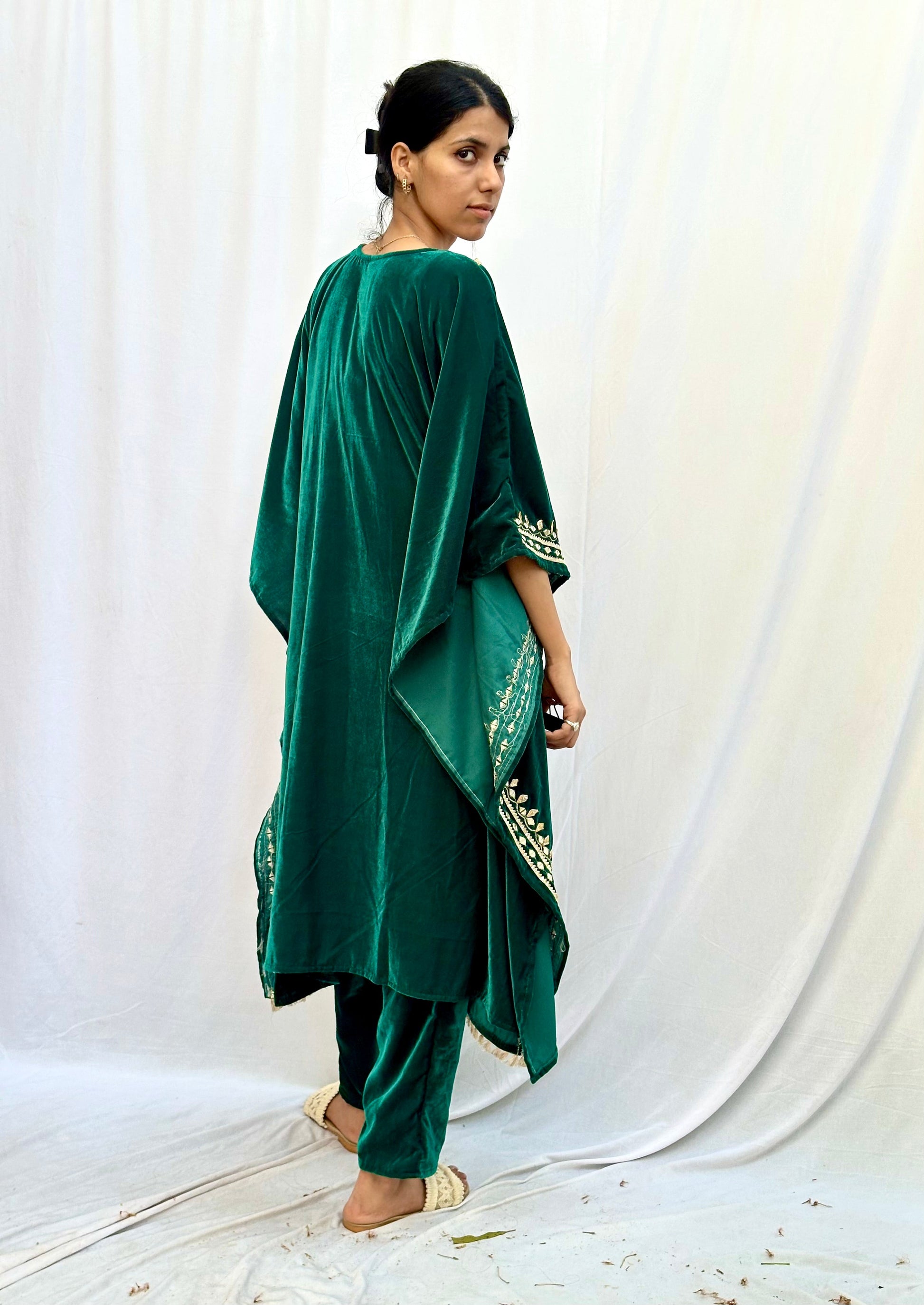 GREEN VELVET KAFTAN SET BESU INDIA