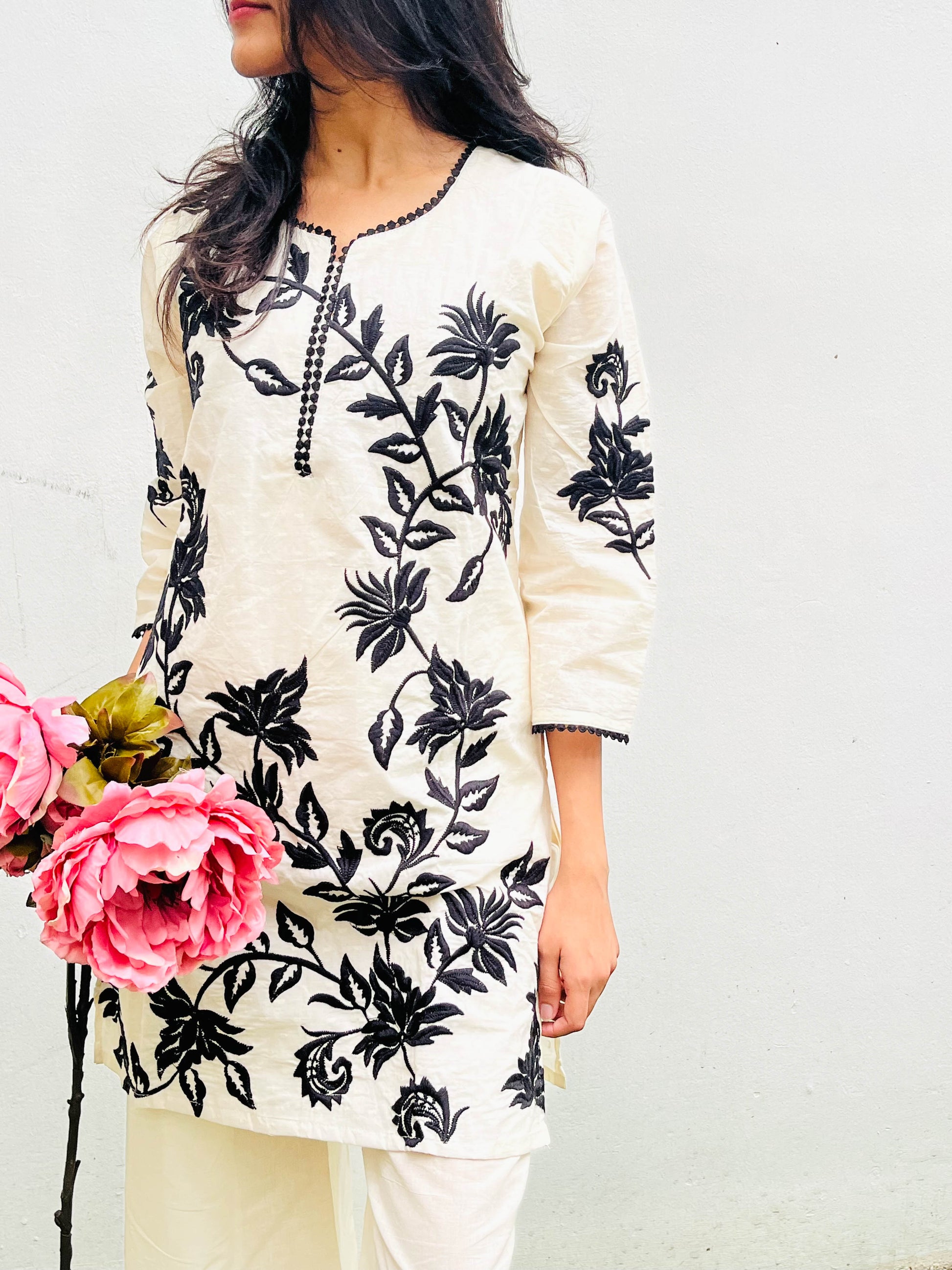 THREAD EMBROIDERED BLACK AND WHITE COTTON KURTA SET BESU INDIA