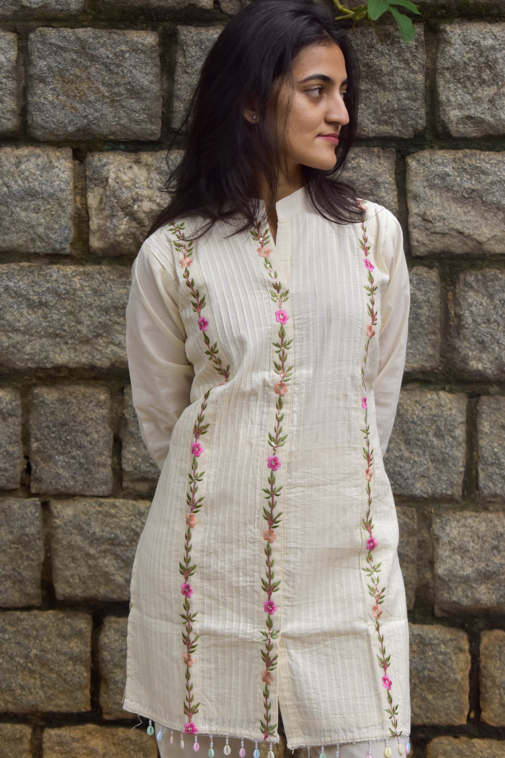 OFF WHITE COTTON KURTA SET WITH THREAD EMBROIDERY BESU INDIA
