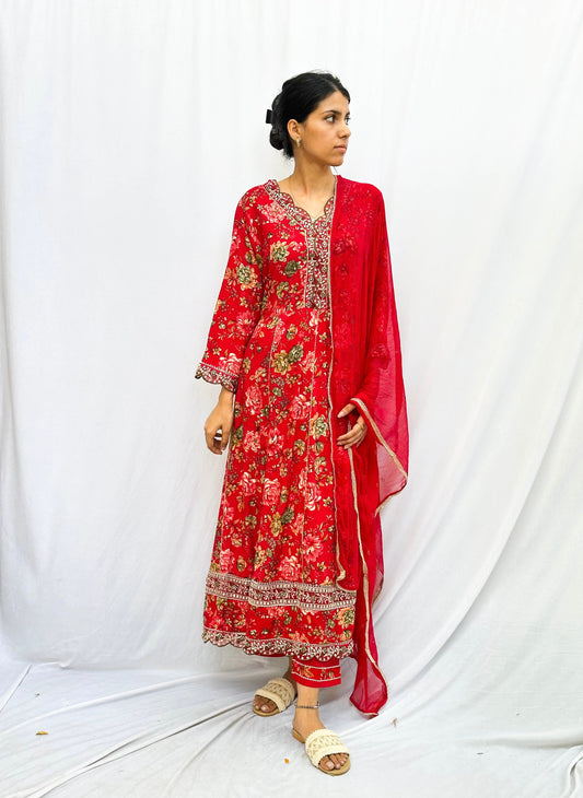 RED FLORAL EMBROIDERED KURTA SET BESU INDIA