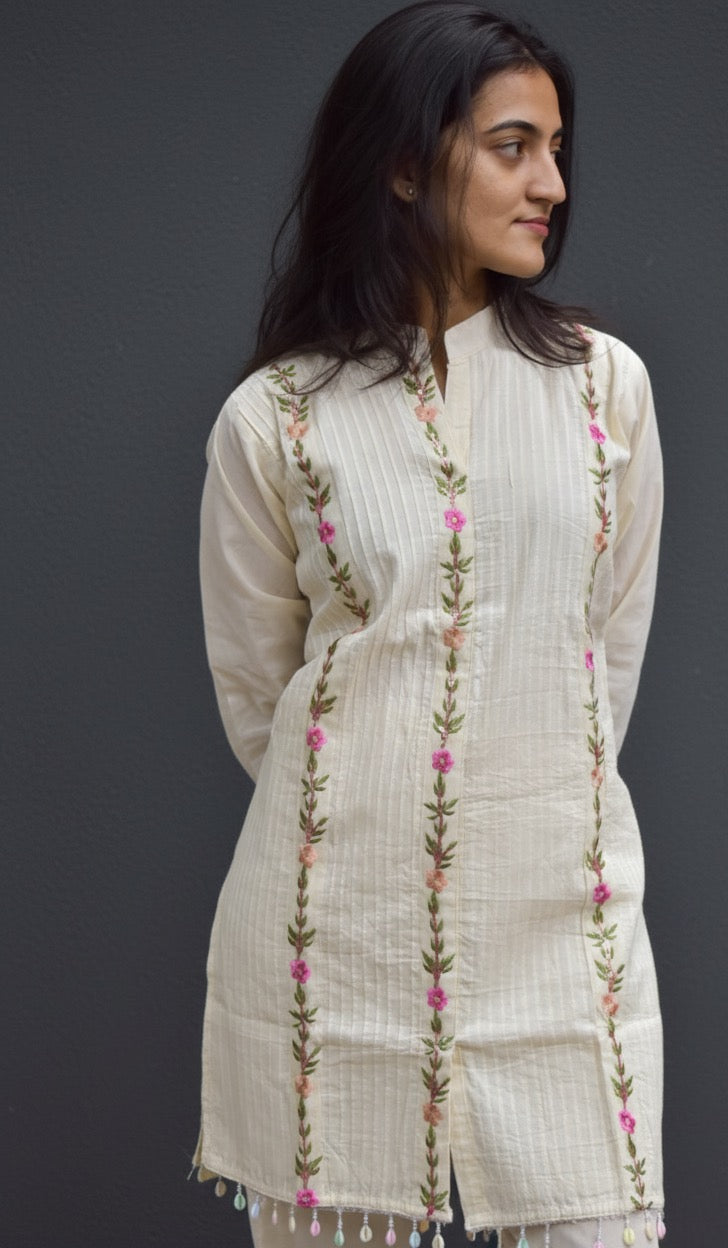 OFF WHITE COTTON KURTA SET WITH THREAD EMBROIDERY BESU INDIA