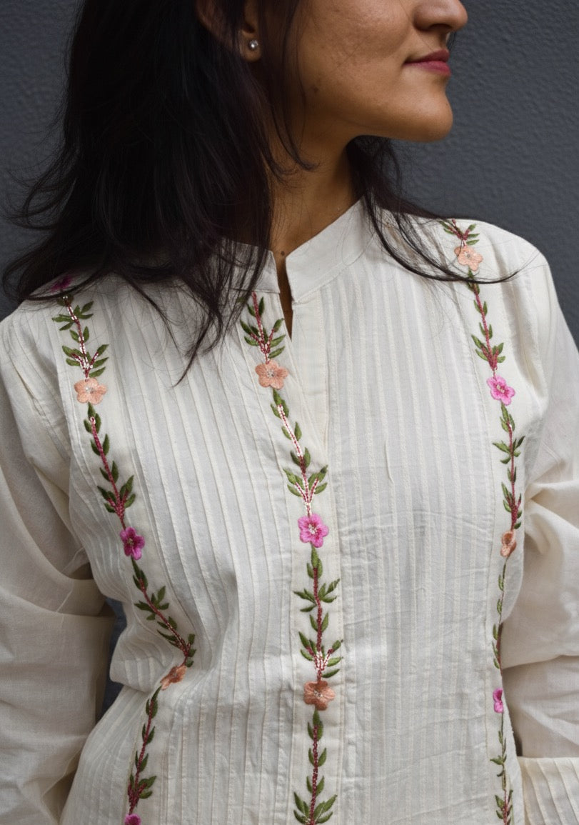 OFF WHITE COTTON KURTA SET WITH THREAD EMBROIDERY BESU INDIA