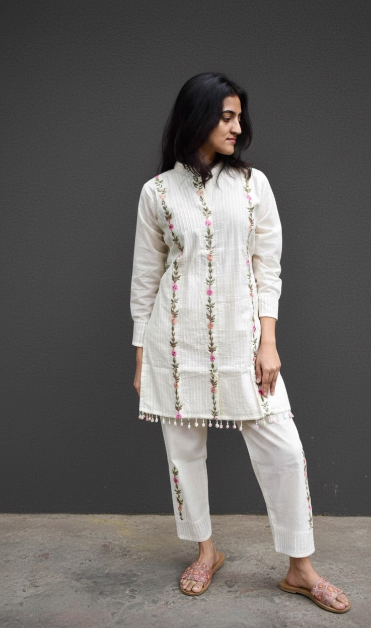 OFF WHITE COTTON KURTA SET WITH THREAD EMBROIDERY BESU INDIA